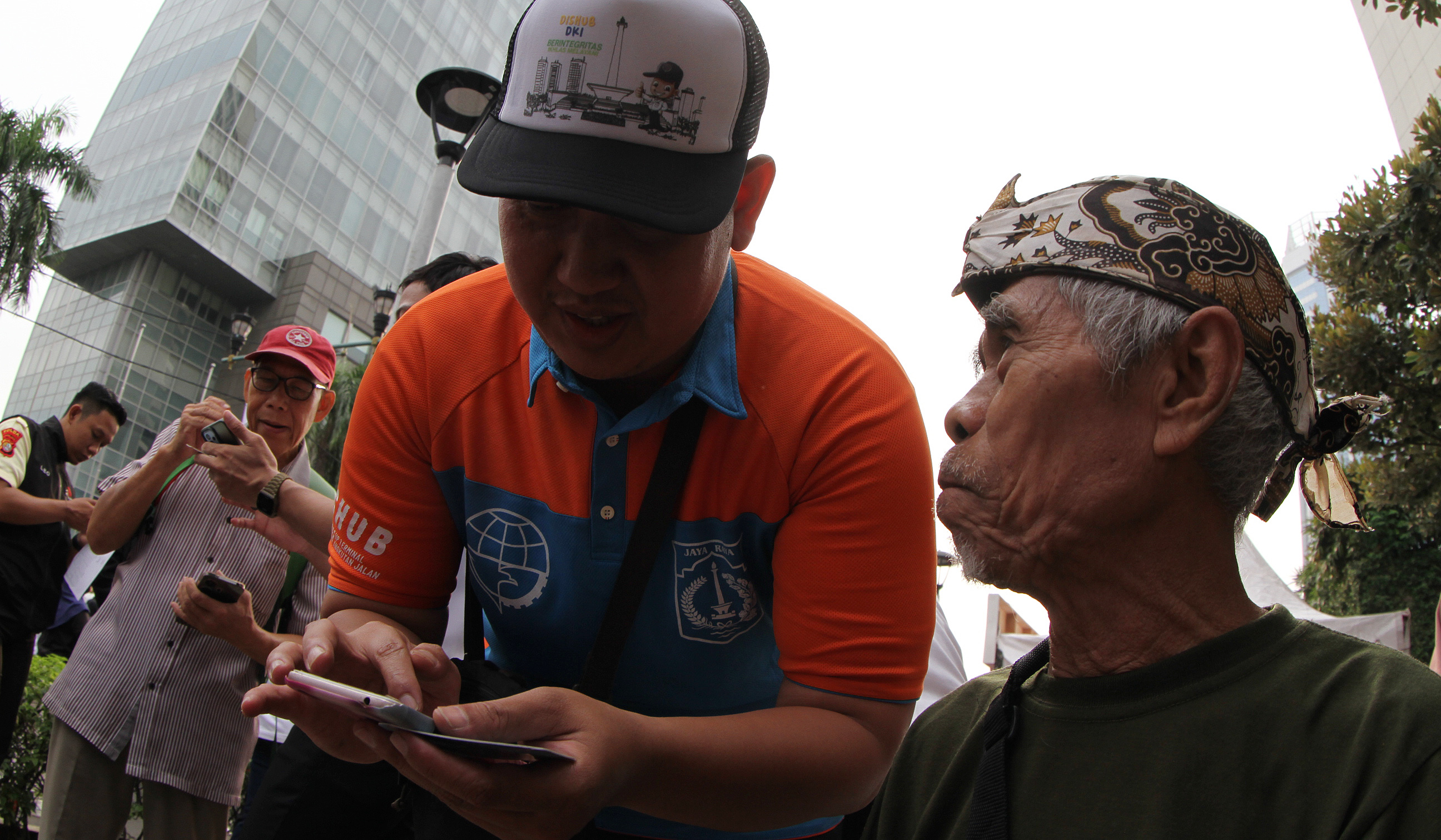 Pendaftaran KLG Lansia. (Agus Priatna/SinPo.id)