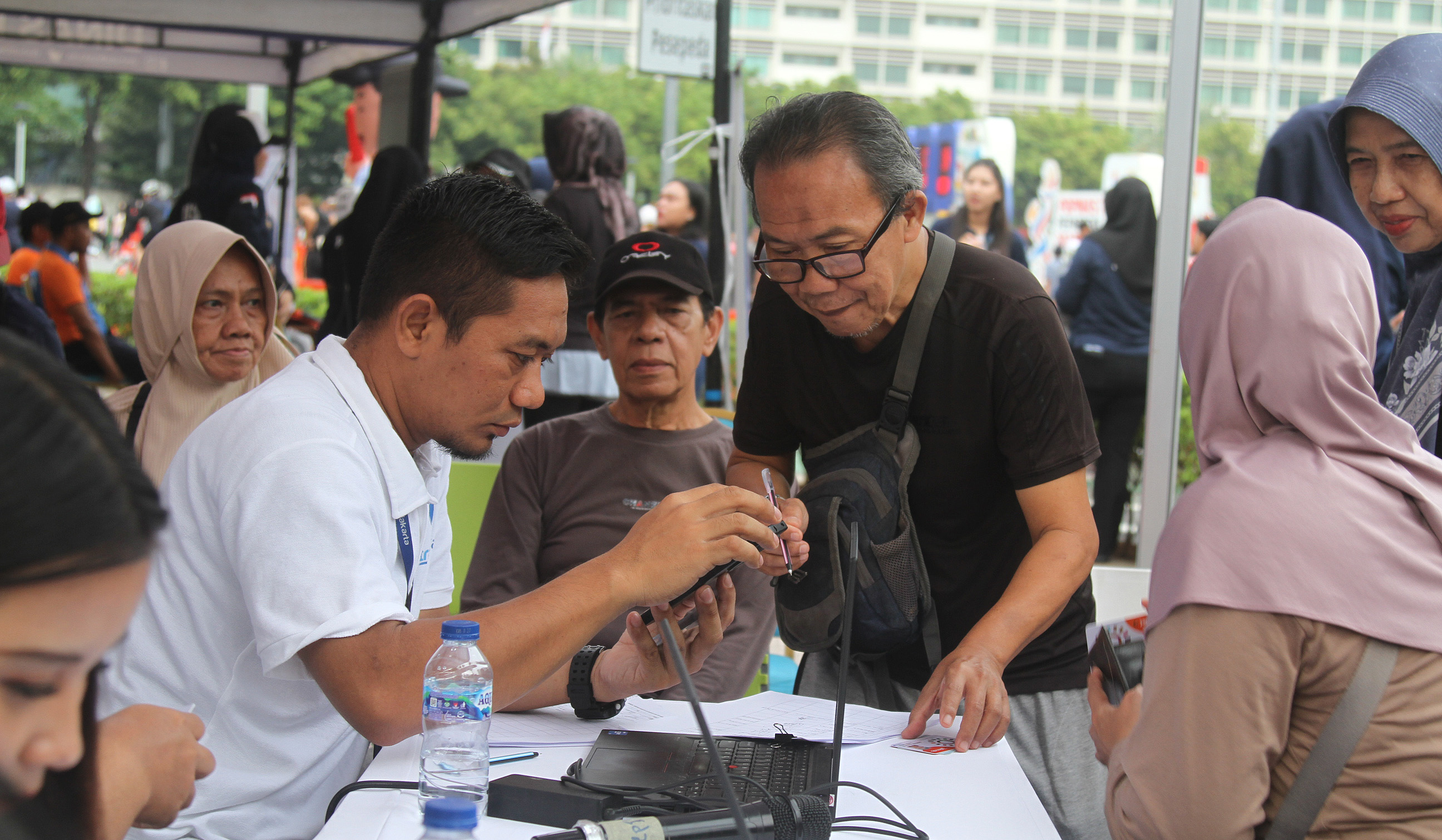 Pendaftaran KLG Lansia. (Agus Priatna/SinPo.id)