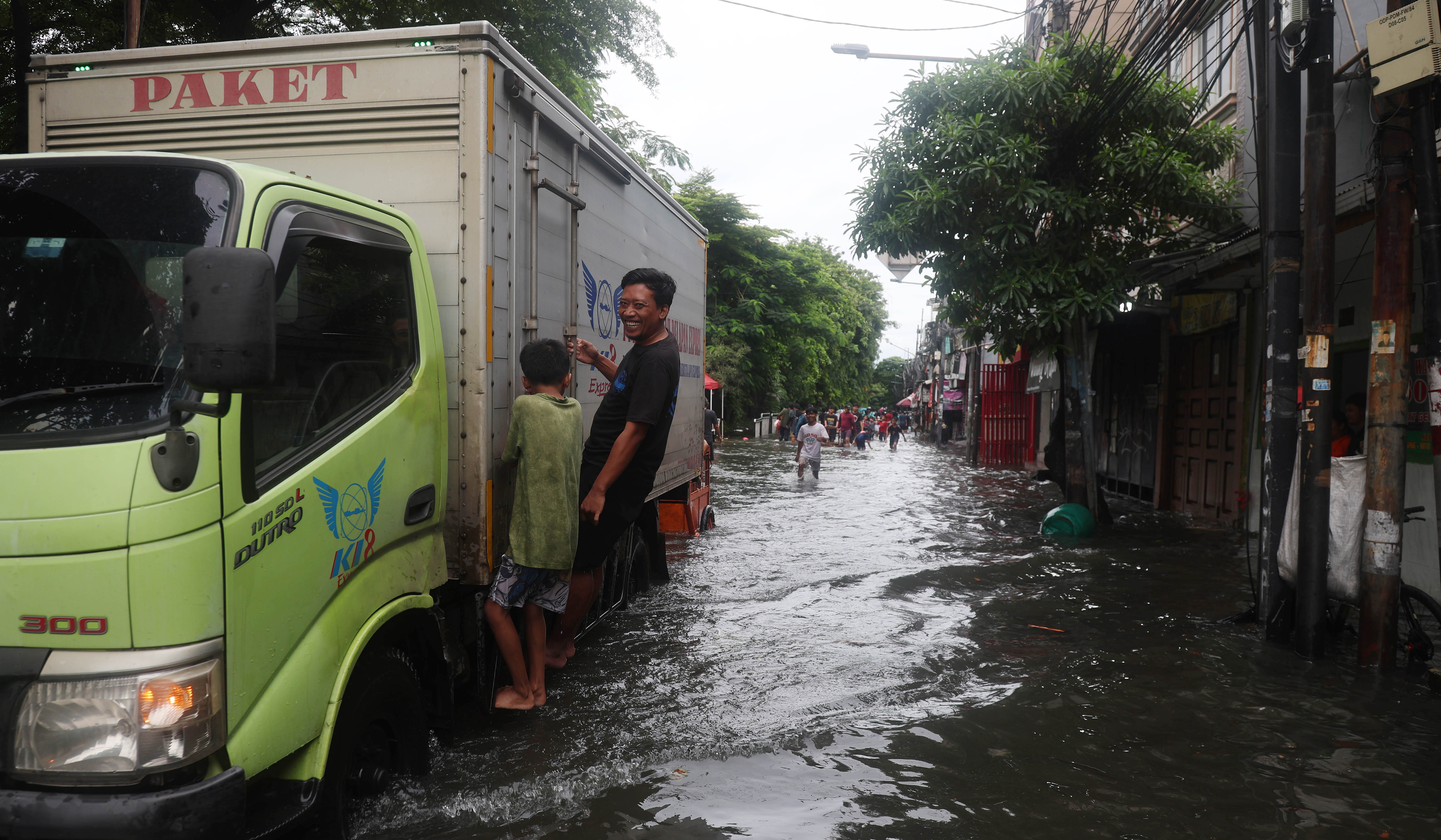Banjir dikawasan Pademangan, Jakarta. (Agus Priatna/SinPo.id)