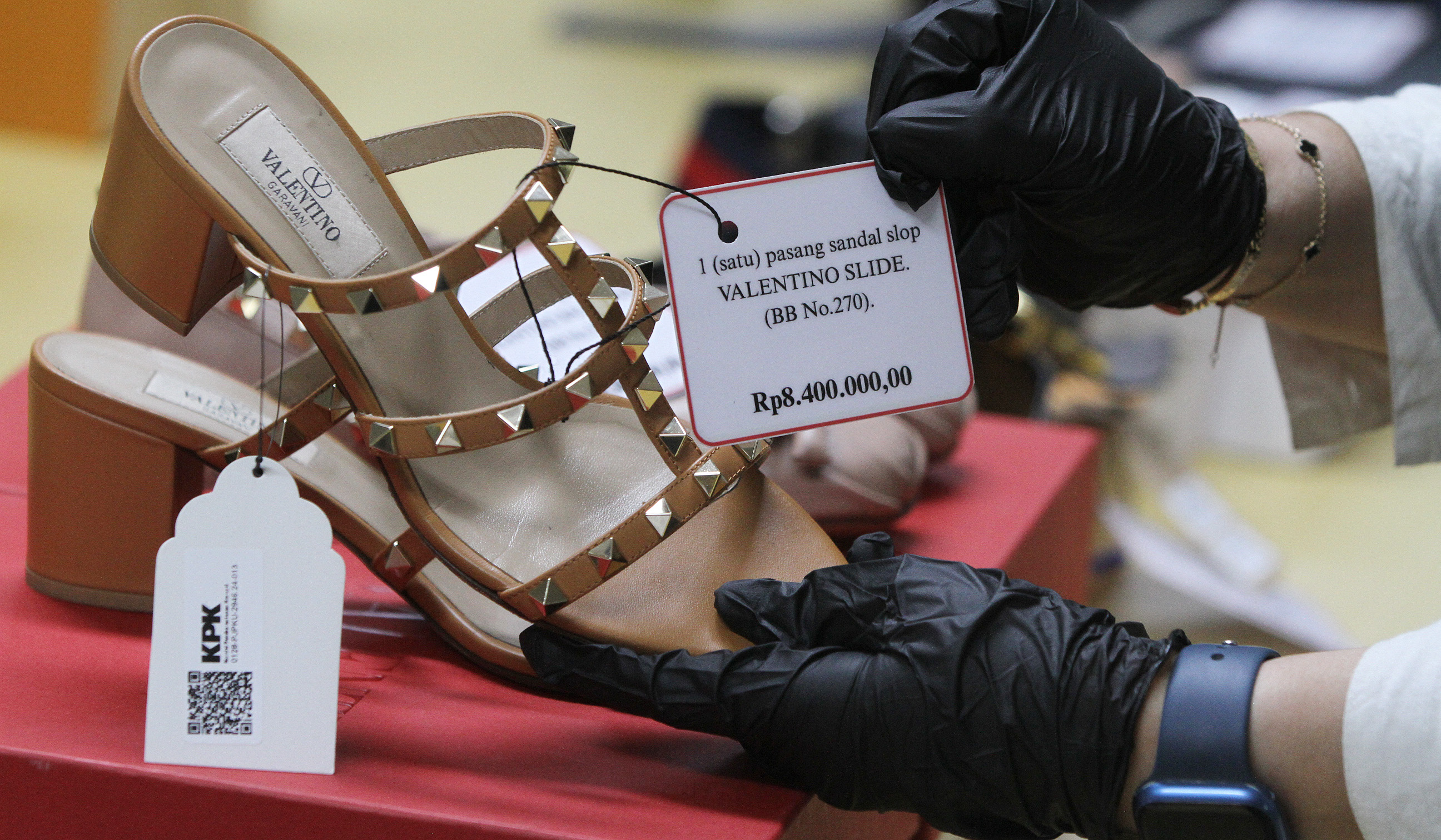 KPK bakal lelang barang koruptor. (Agus Priatna/SinPo.Id)