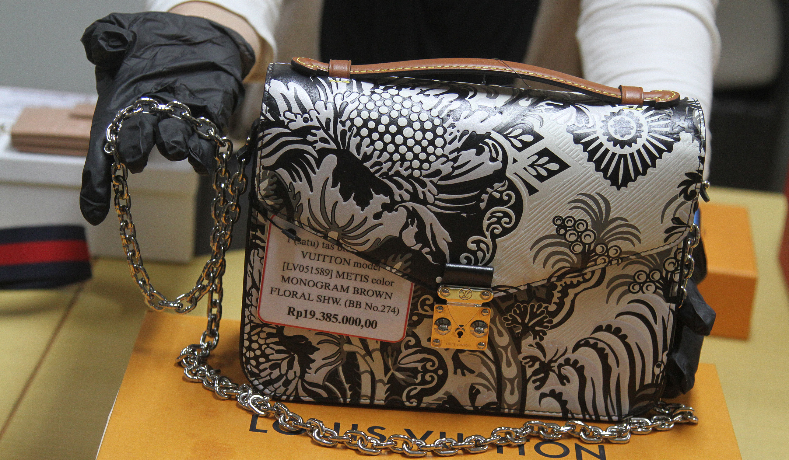 KPK bakal lelang barang koruptor. (Agus Priatna/SinPo.Id)