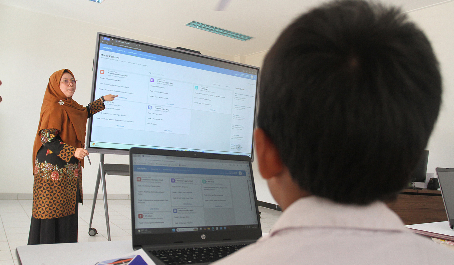 Mantan Menteri Perdagangan, Tom Lembong, saat menjalani sidang pembacaan pledoi atau nota pembelaan di Pengadilan Tipikor, Jakarta, Rabu (9 Juli 2025).