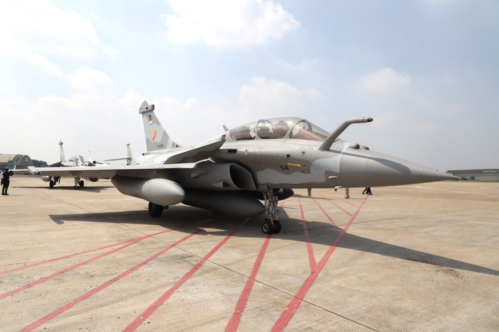 Melihat kecanggihan jet tempur Rafale generasi 4.5 milik TNI AU di Lanud Halim (Ashar/SinPo.id)