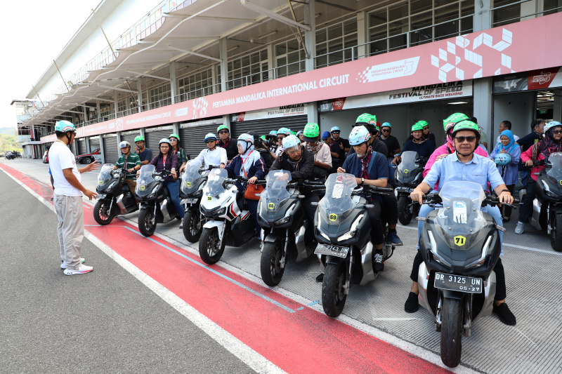 Melihat Kemegahan sirkuit Internasional Mandalika MotoGP di Lombok yang mempunyai panjang 4,31 kilometer dan memiliki 17 tikungan (Ashar/SinPo.id)