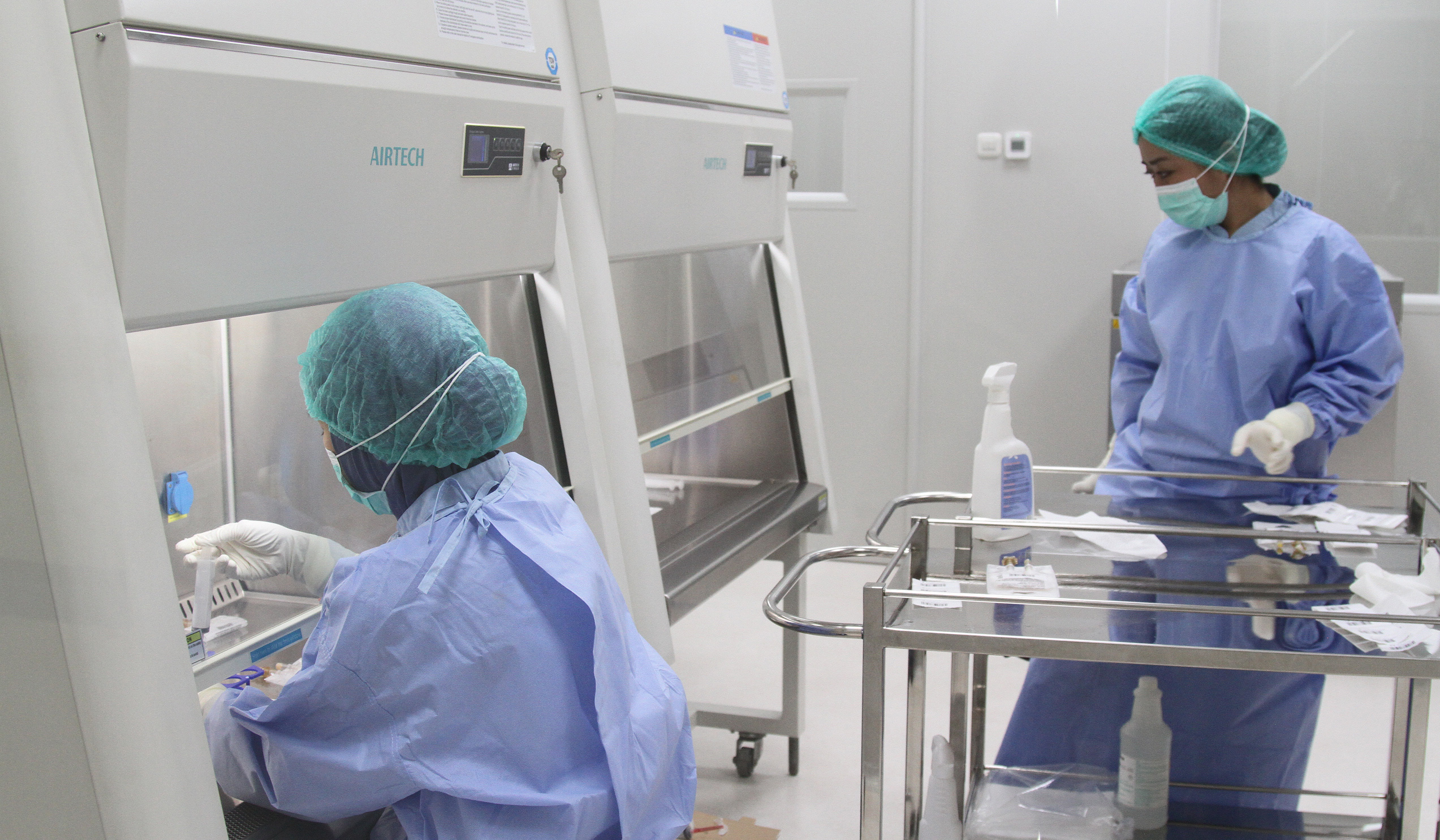 Pengambilan plasma darah di RSPPN. (Agus Priatna/SinPo.id)