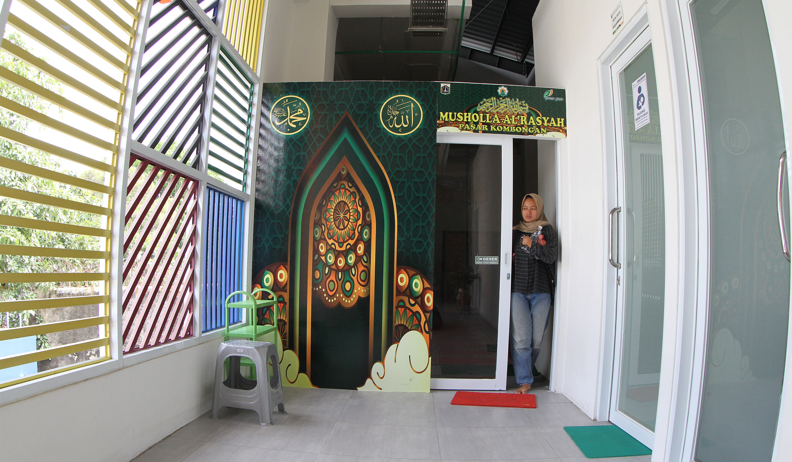 Suasan pasar Kombongan usai direvitalisasi. (Agus Priatna/SinPo.id)