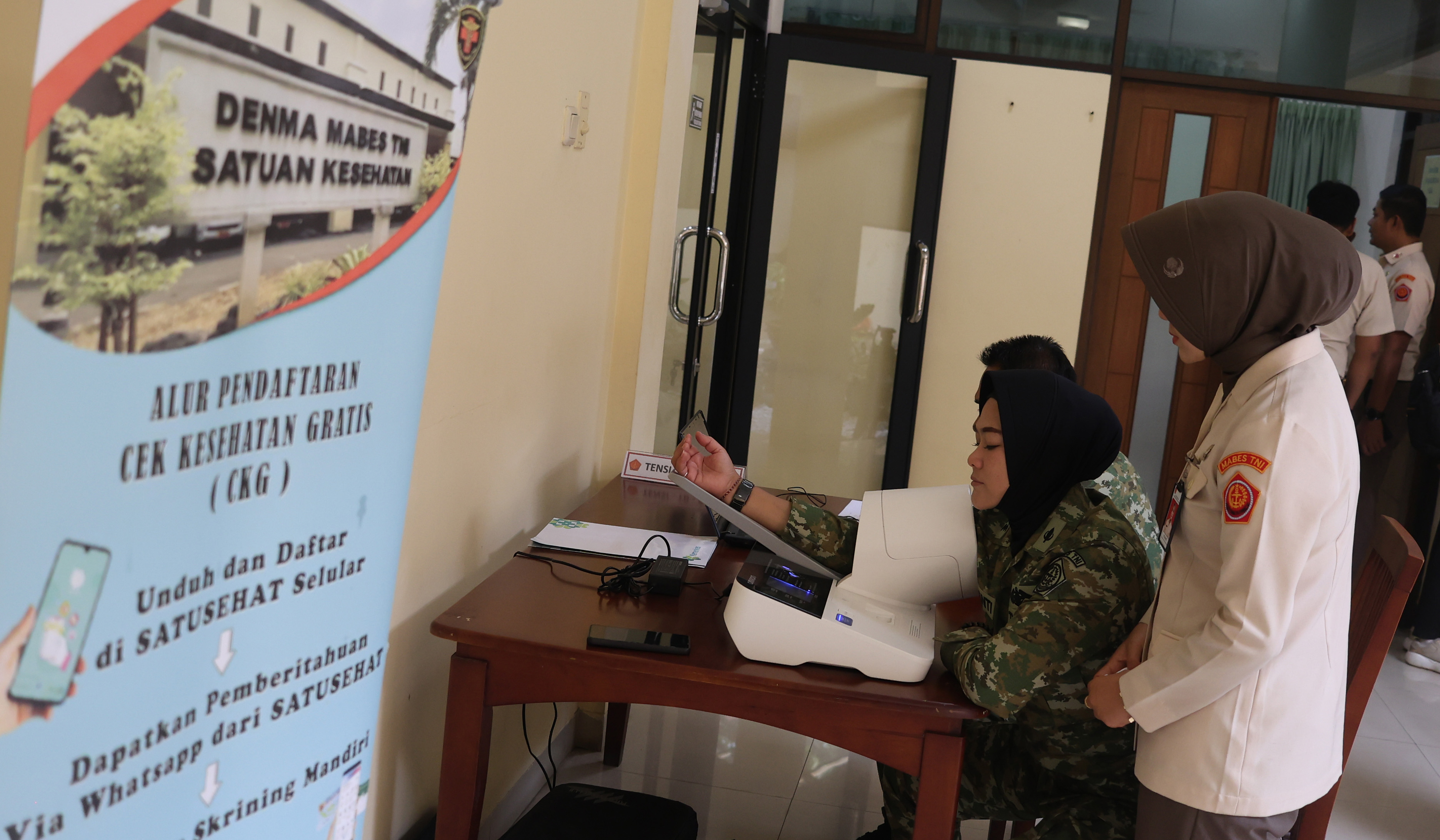 Pelayanan CKG di Mabes TNI. (Agus Priatna/SinPo.id)