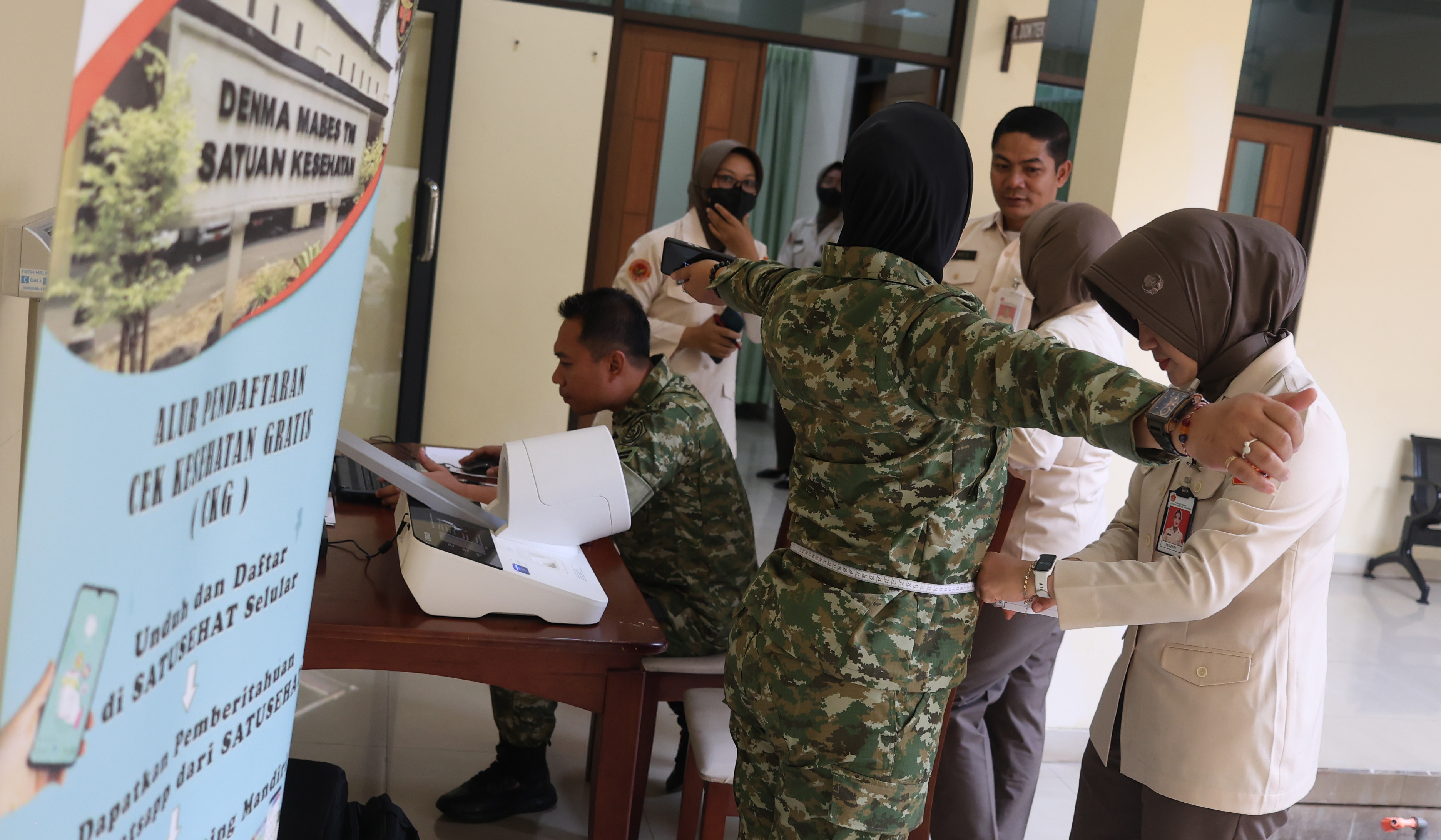 Pelayanan CKG di Mabes TNI. (Agus Priatna/SinPo.id)