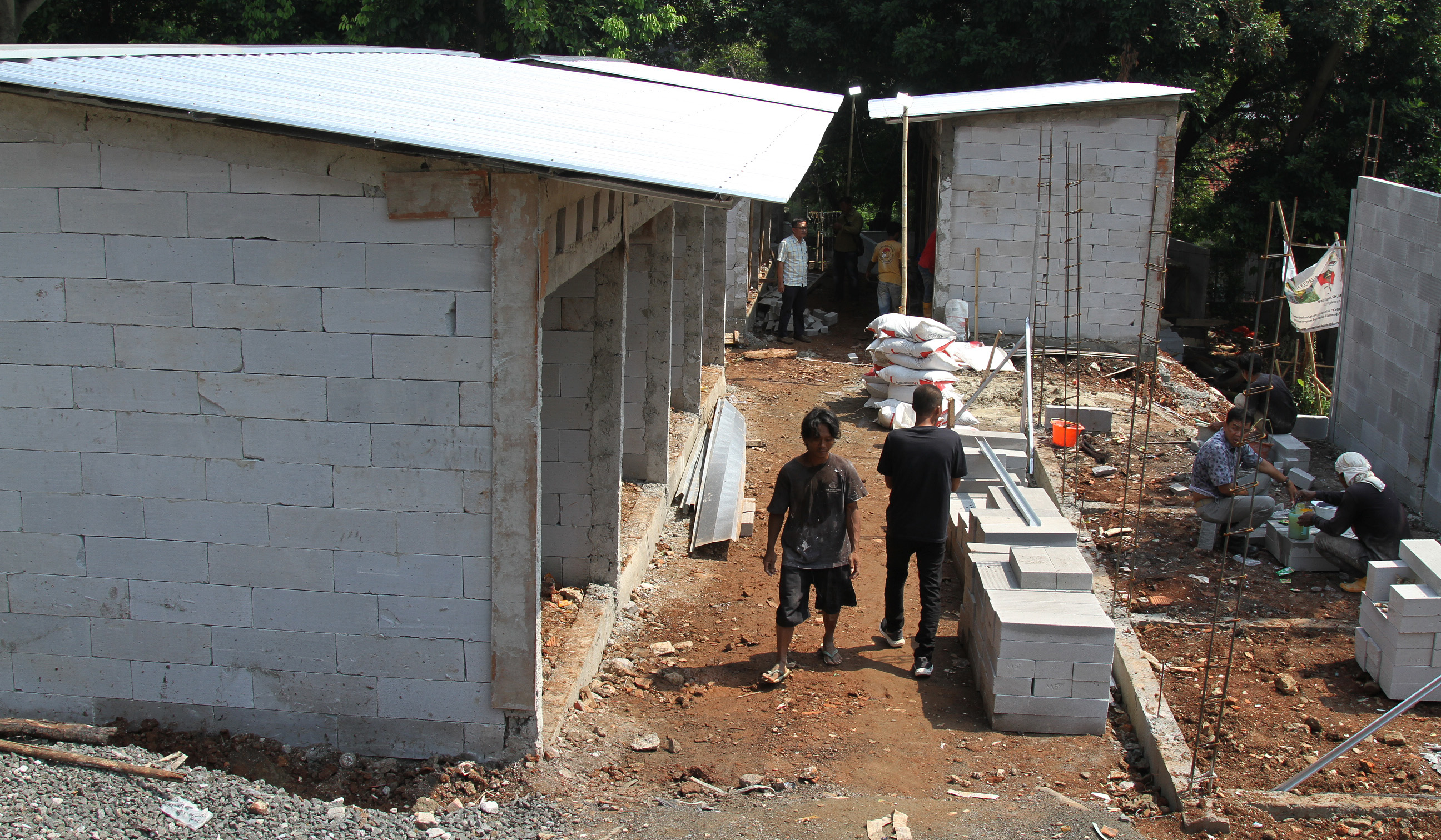 Pembangunan Sentra Fauna Lenteng Agung. (Agus Priatna/SinPo.id)