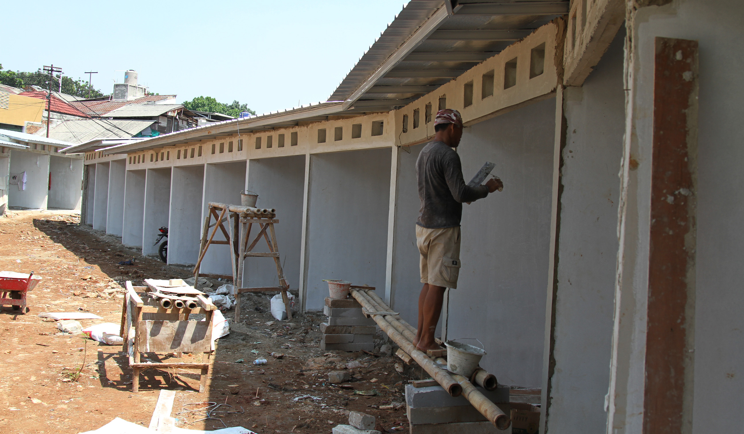 Pembangunan Sentra Fauna Lenteng Agung. (Agus Priatna/SinPo.id)