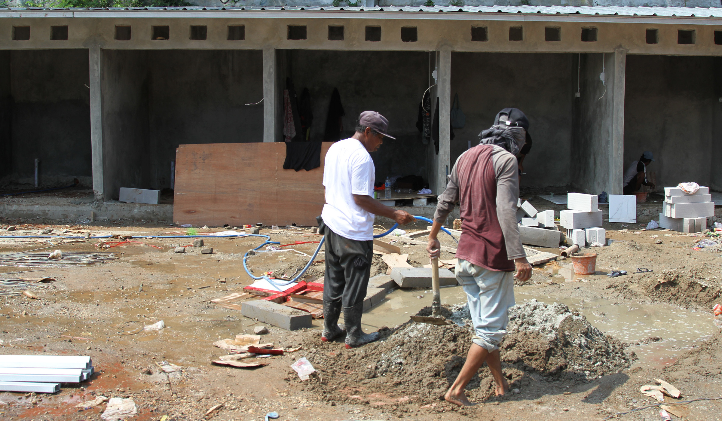 Pembangunan Sentra Fauna Lenteng Agung. (Agus Priatna/SinPo.id)