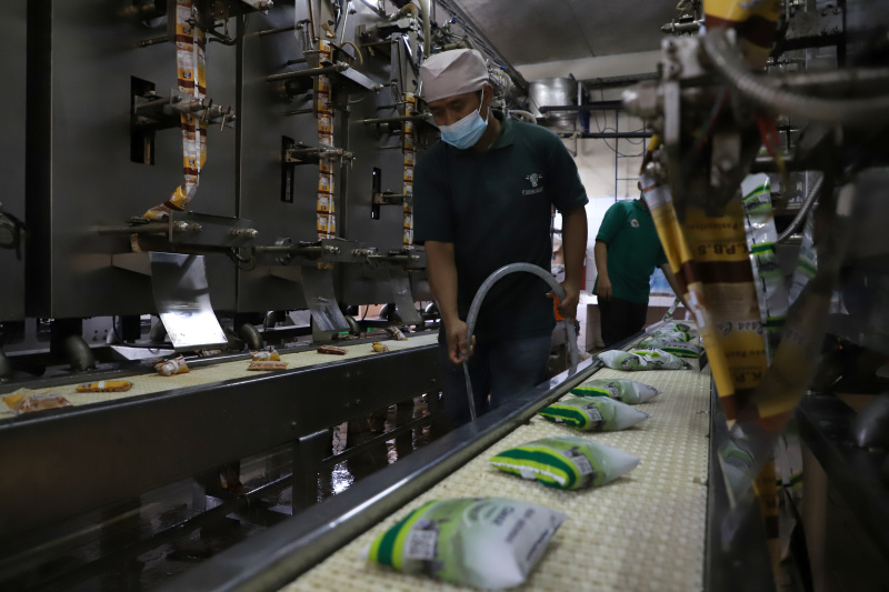 Melihat pabrik susu terbesar di Bandung Selatan Koperasi Peternakan Susu Bandung Selatan (KPBS) Pangalengan (Ashar/SinPo.id)