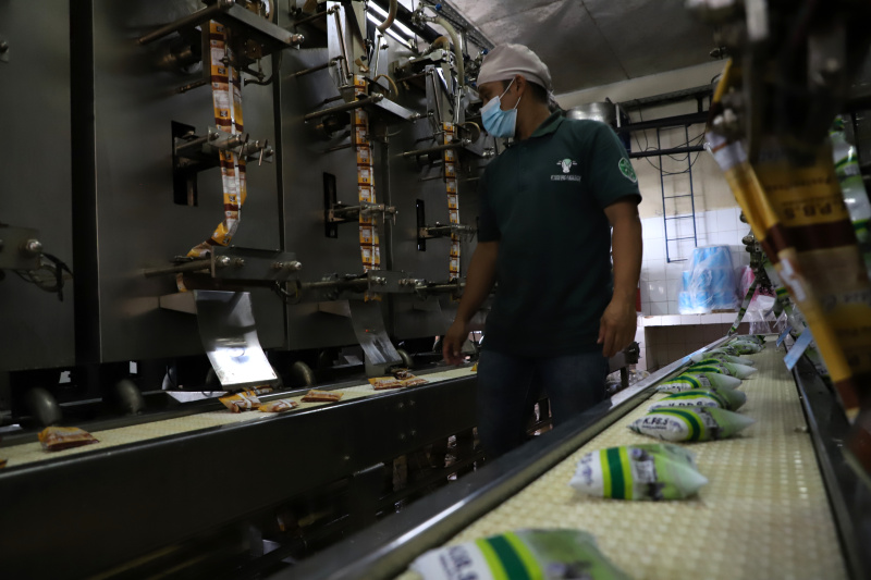 Melihat pabrik susu terbesar di Bandung Selatan Koperasi Peternakan Susu Bandung Selatan (KPBS) Pangalengan (Ashar/SinPo.id)