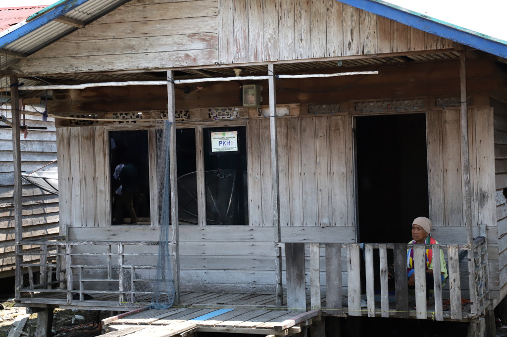 Melihat potret kehidupan warga desa Kuala Selat yang berpenghasilan dari nelayan petani Kelapa dan Mangrove (Ashar/SinPo.id)