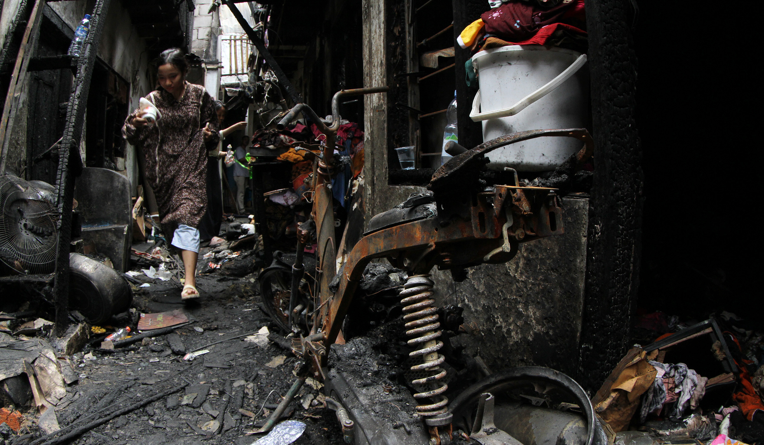 Puing sisa kebakaran Jatipulo. (Agus Priatna/SinPo.id)