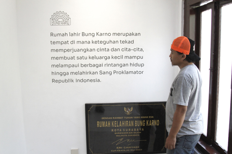 Melihat destinasi wisata sejarah rumah lahir Bung Karno di Surabaya (Ashar/SinPo.id)