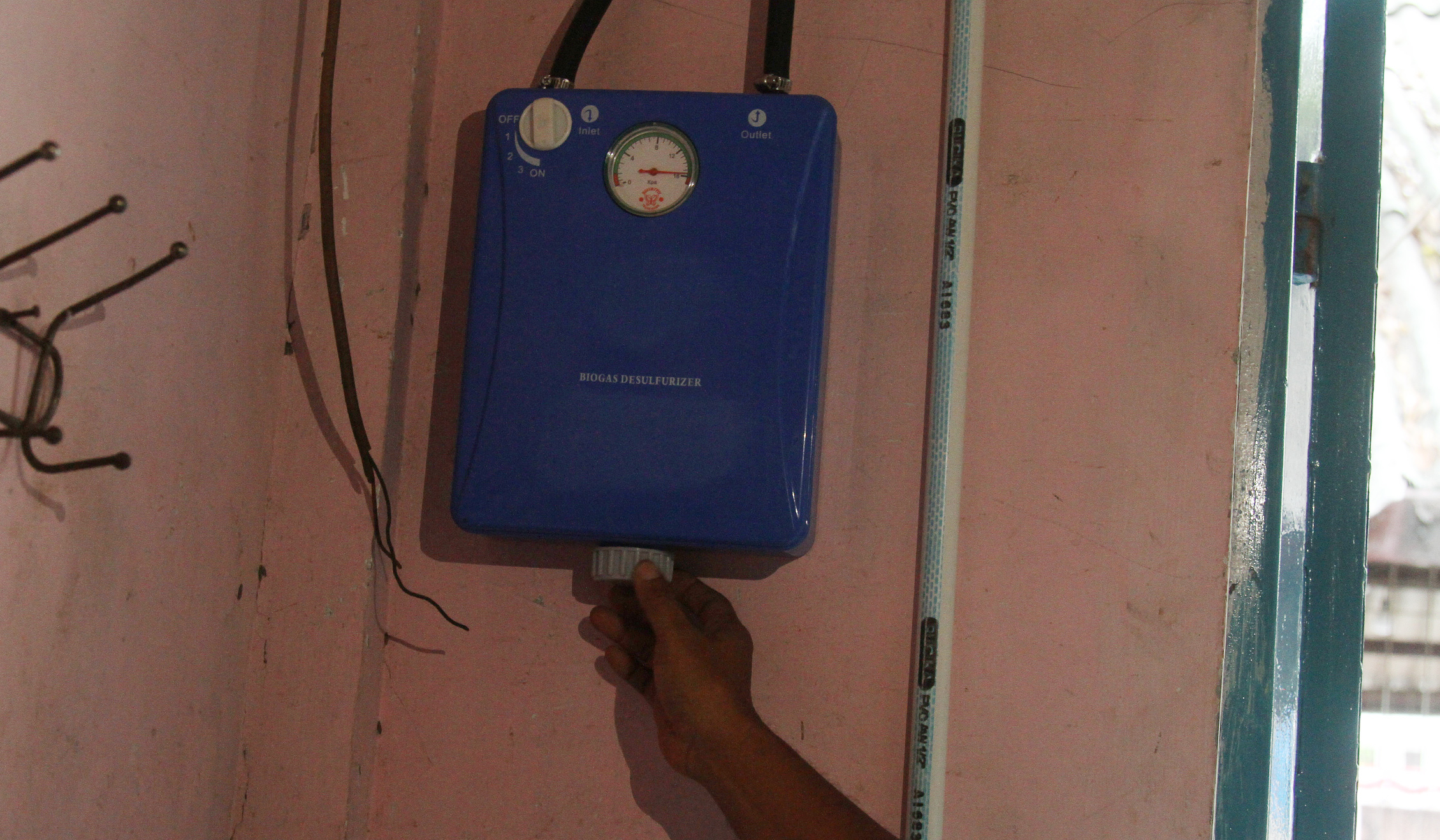 Kompor berbahan bakar biogas. (Agus Priatna/SinPo.id)