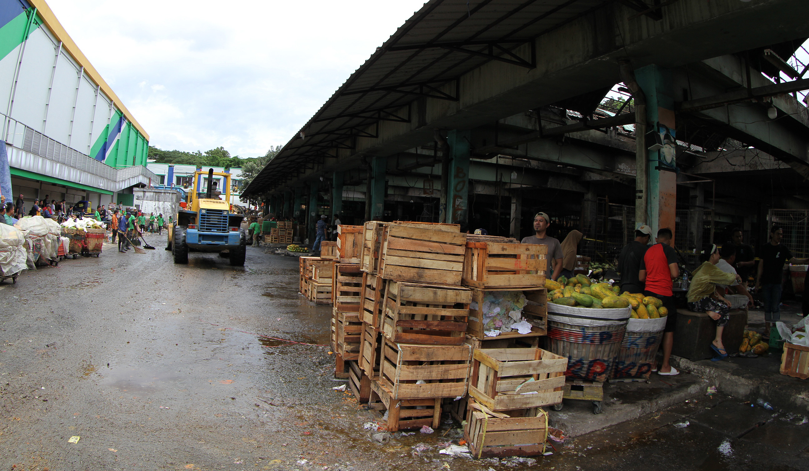 Sisa kebakaran Pasar Induk. (Agus Priatna/SinPo.id)