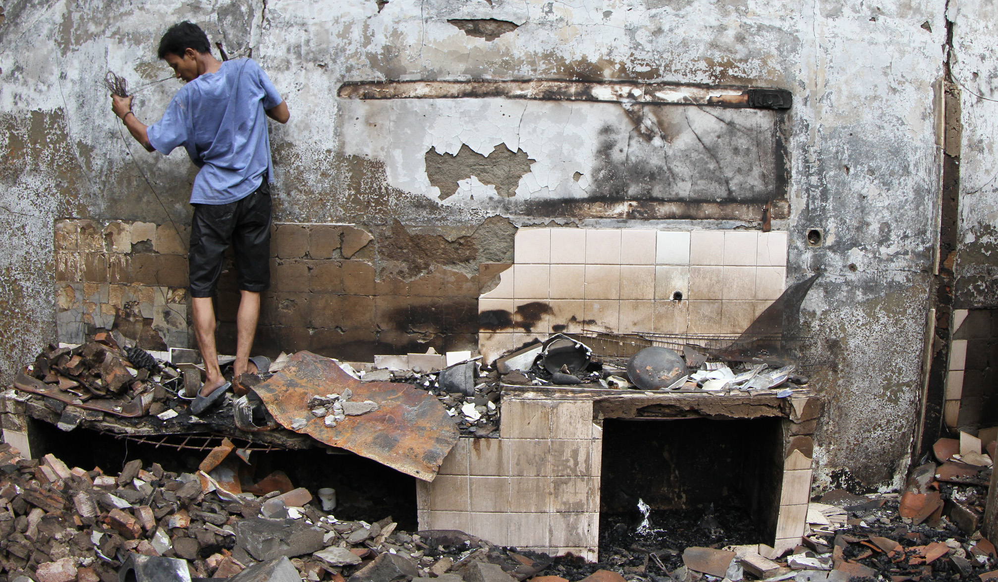 Kebakaran Taman Sari, Jakarta. (Agus Priatna/SinPo.id)