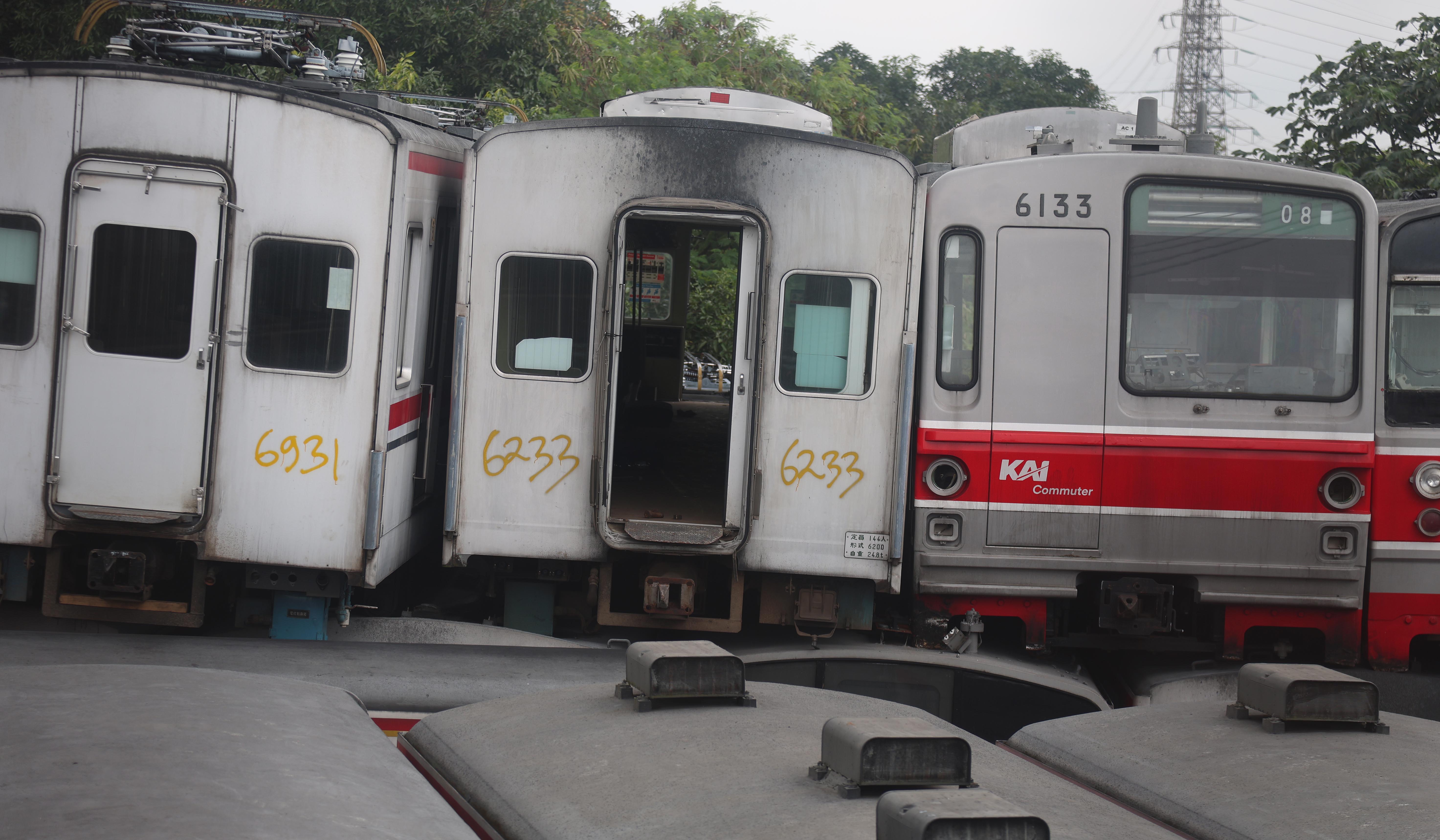 Tumpukan kereta bekas di Depo Depok, Jawa Barat. (Agus Priatna/SinPo.id)