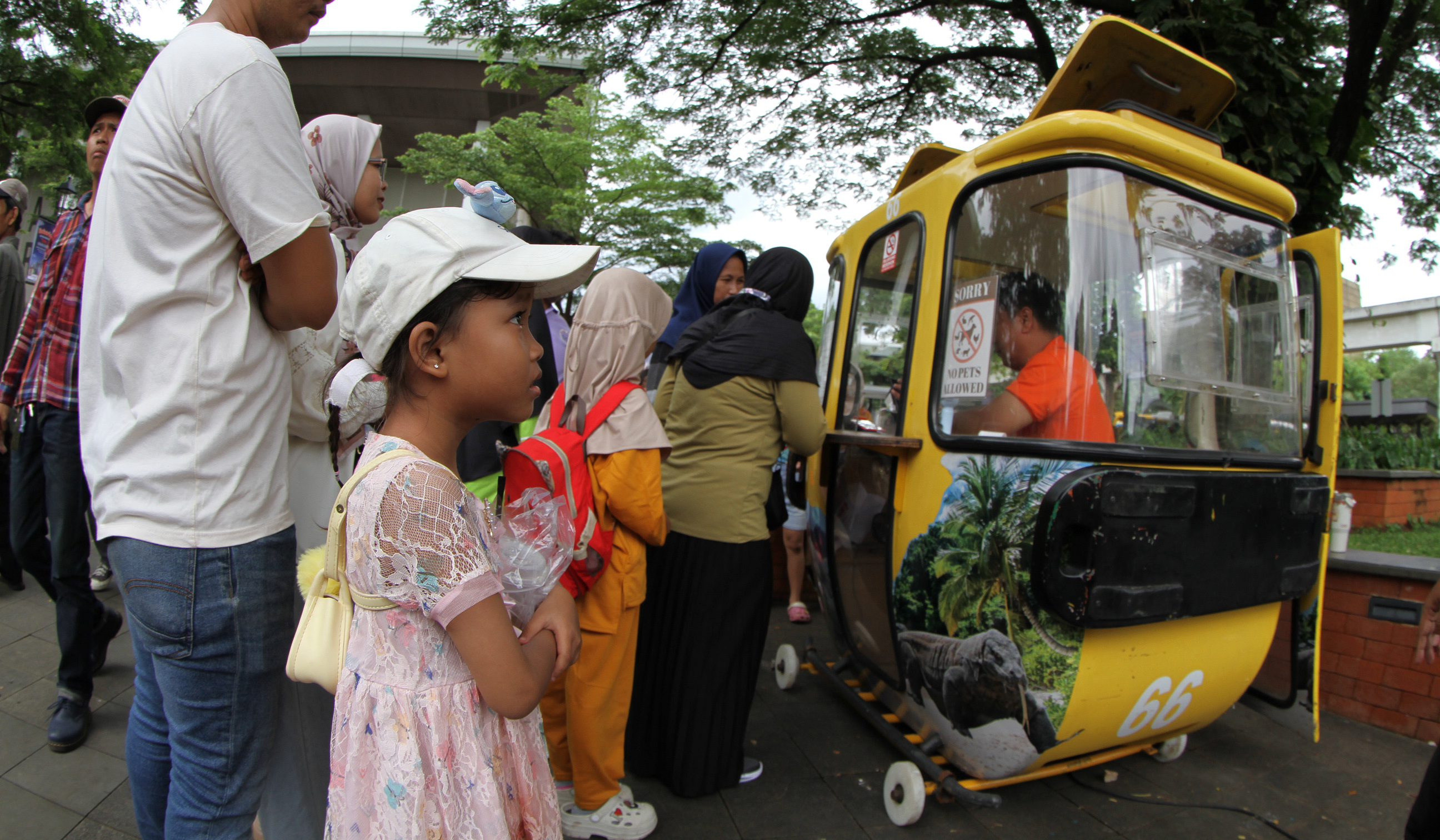 Suasana TMII saat libur Tahun Baru. (Agus Priatna/SinPo.id)
