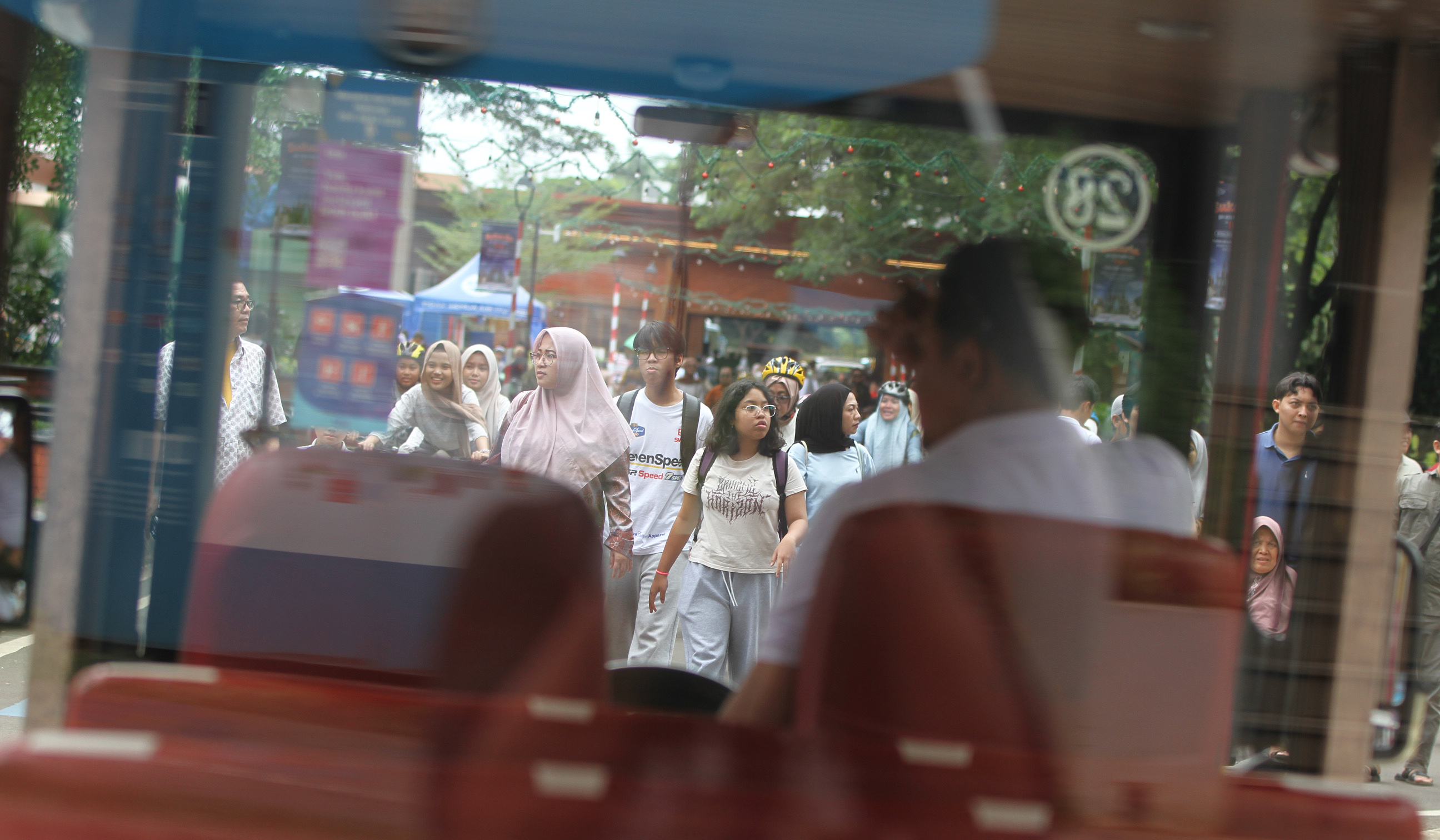 Suasana TMII saat libur Tahun Baru. (Agus Priatna/SinPo.id)