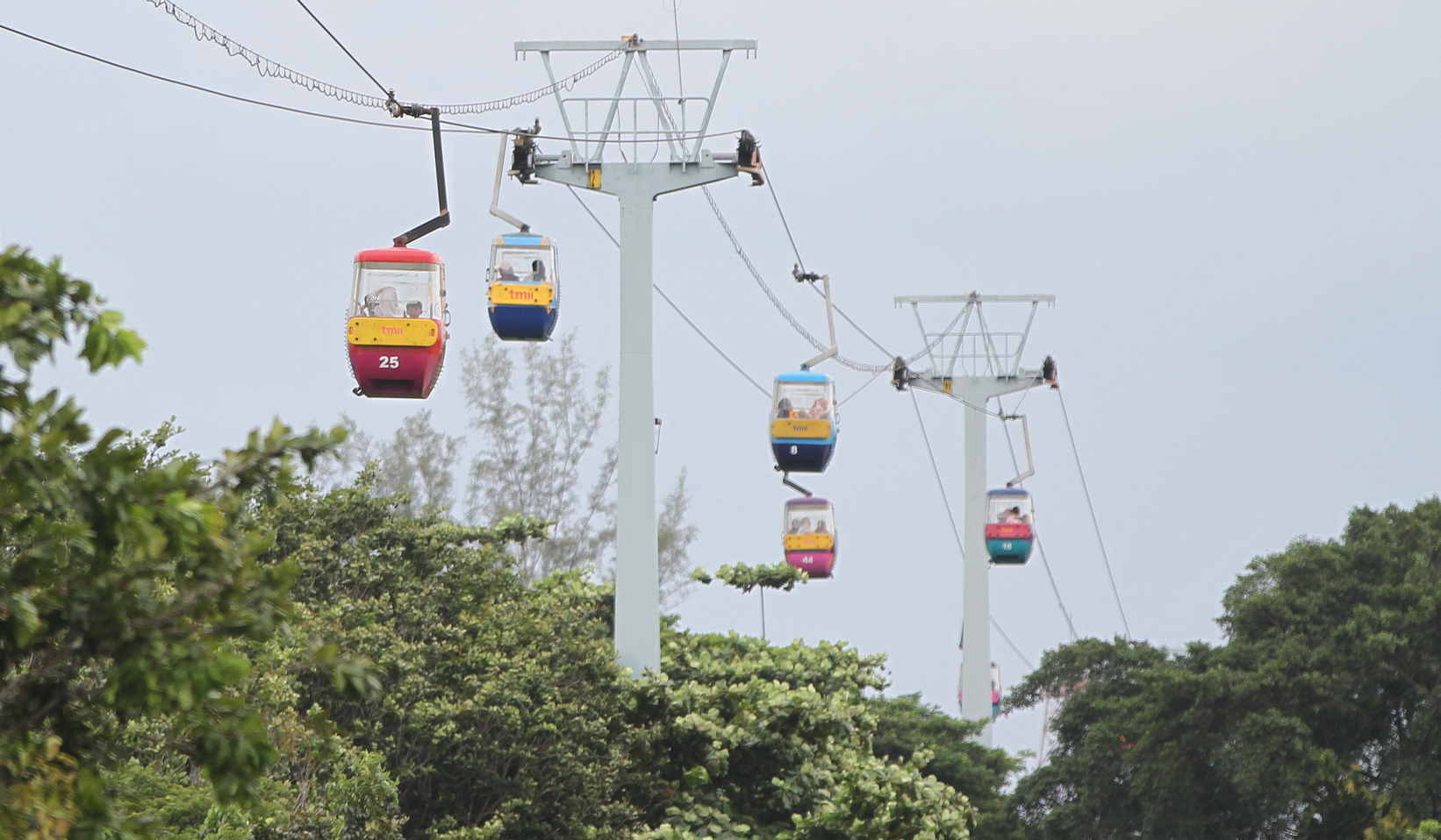 Suasana TMII saat libur Tahun Baru. (Agus Priatna/SinPo.id)