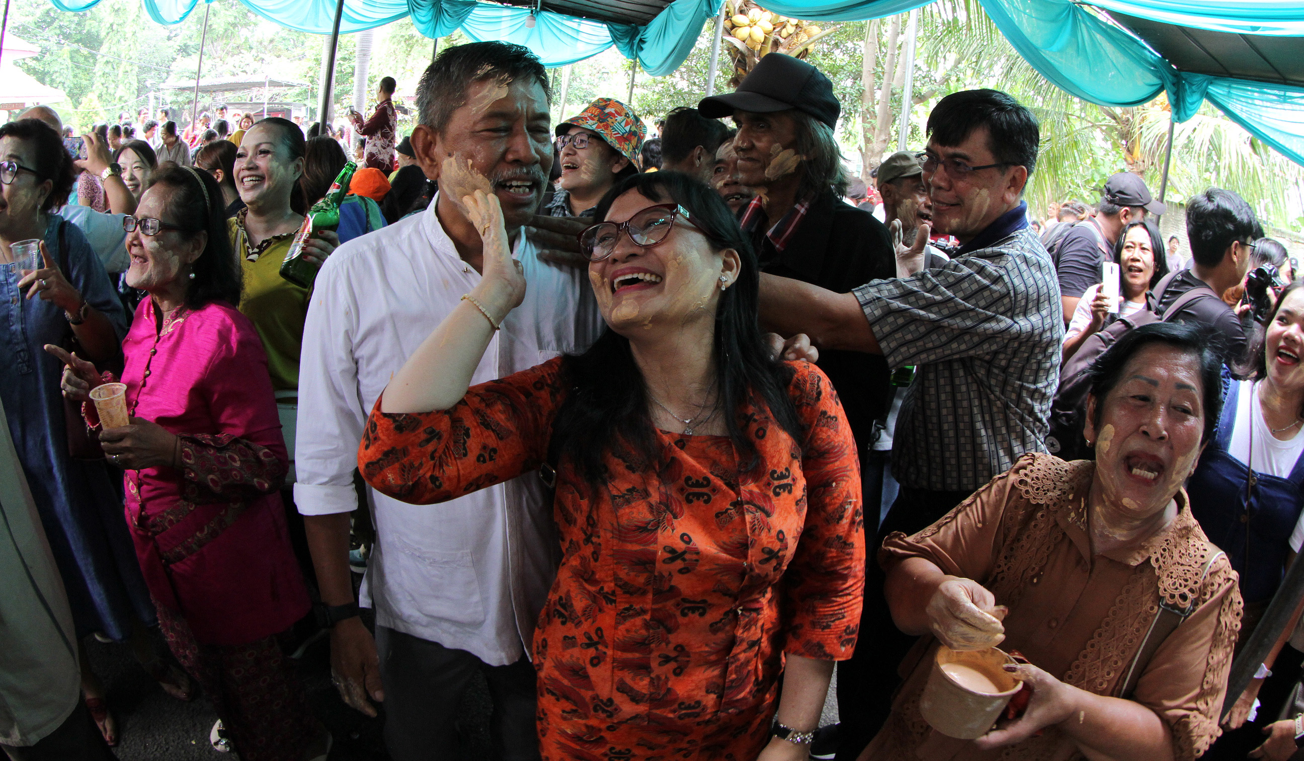 Tradisi Mandi Mandi Kampung Tugu, Jakarta. (Agus Priatna/SinPo.id)