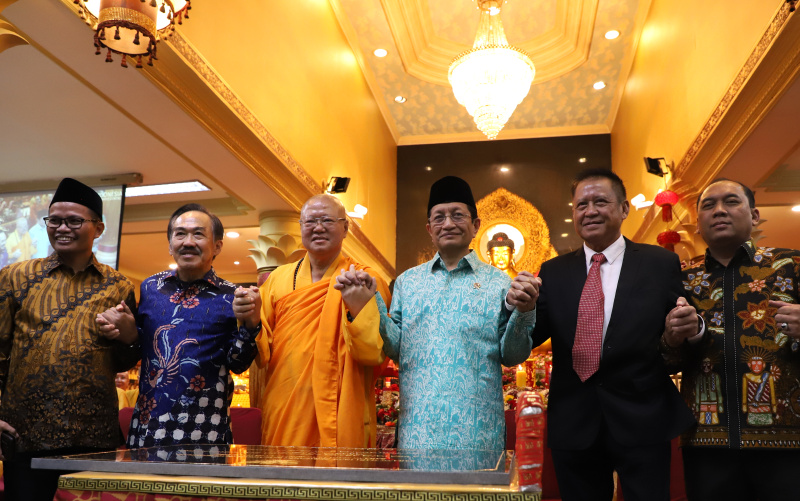 Menteri Agama Nasaruddin Umar menghadiri Perayaan Tri Suci Waisak 2569 BE di Wihara Ekayana Arama (Ashar/SinPo.id)