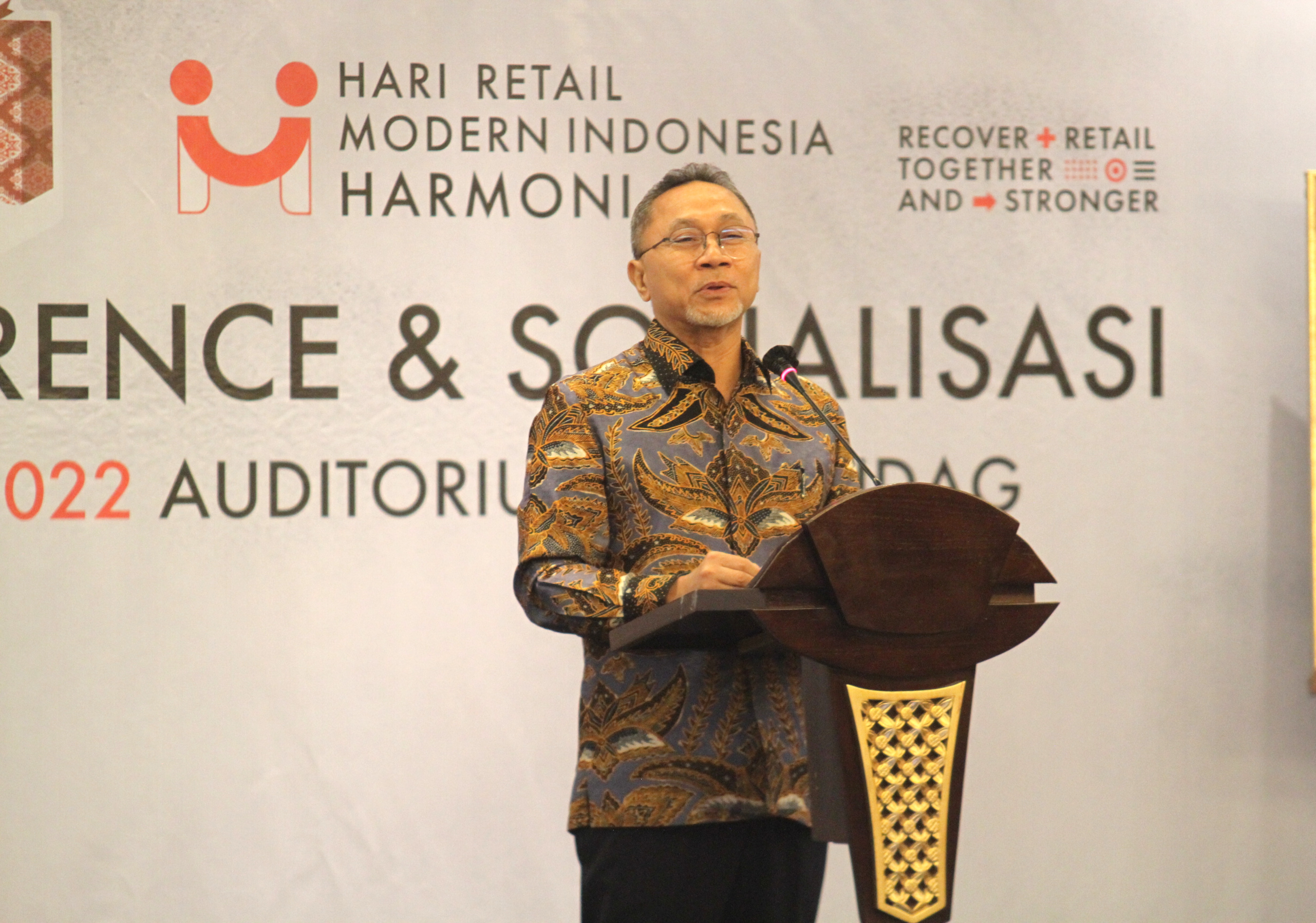 Mendag Zulkifli Hasan Buka Indonesia Retail Summit 2022 (Ashar/SinPo.id)