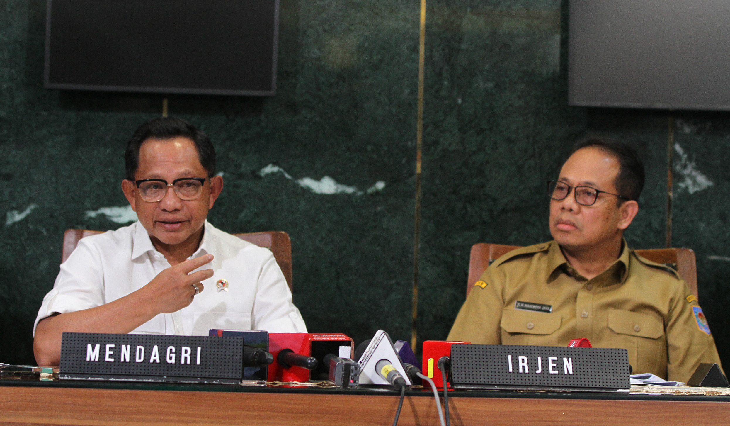 Mendagri Tito Karnavian, saat konferensi pers. (Agus Priatna/SinPo.id)