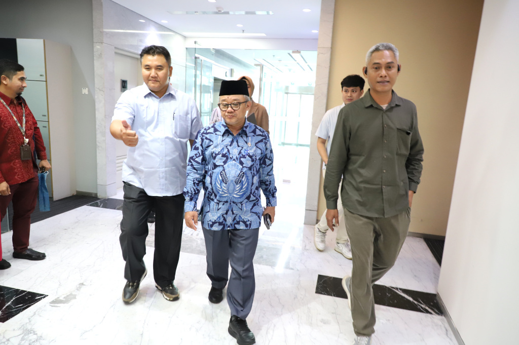 Menteri Pendidikan Dasar dan Menengah (Mendikdasmen) Prof Abdul Mu'ti melalakun audensi dengan SIN PO tv membahas program kerja Kemendikdasmen (Ashar/SinPo.id)