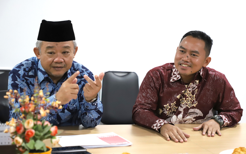 Menteri Pendidikan Dasar dan Menengah (Mendikdasmen) Prof Abdul Mu'ti melalakun audensi dengan SIN PO tv membahas program kerja Kemendikdasmen (Ashar/SinPo.id)
