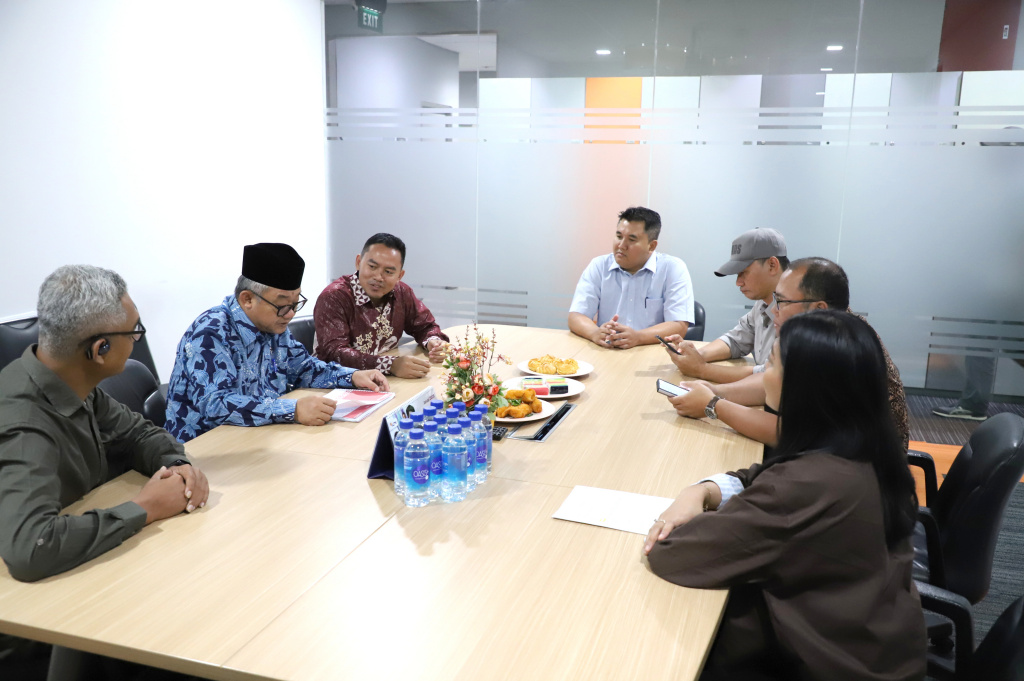 Menteri Pendidikan Dasar dan Menengah (Mendikdasmen) Prof Abdul Mu'ti melalakun audensi dengan SIN PO tv membahas program kerja Kemendikdasmen (Ashar/SinPo.id)