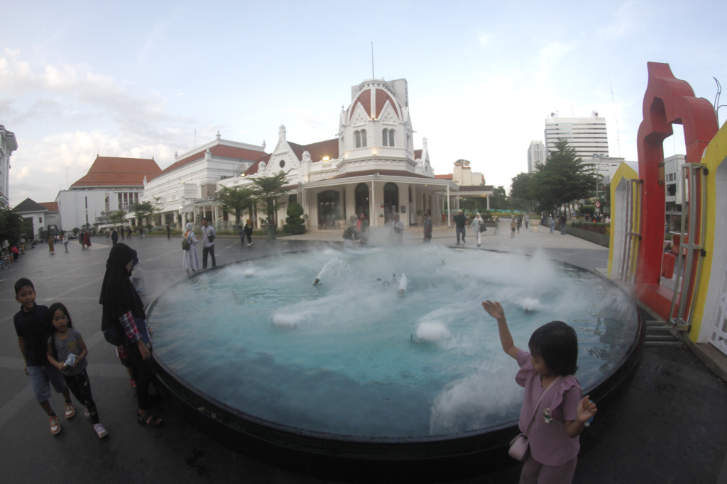 Mengenal Sejarah Alun-Alun Surabaya yang dibangun oleh Belanda pada tahun 1907 (Ashar/SinPo.id)