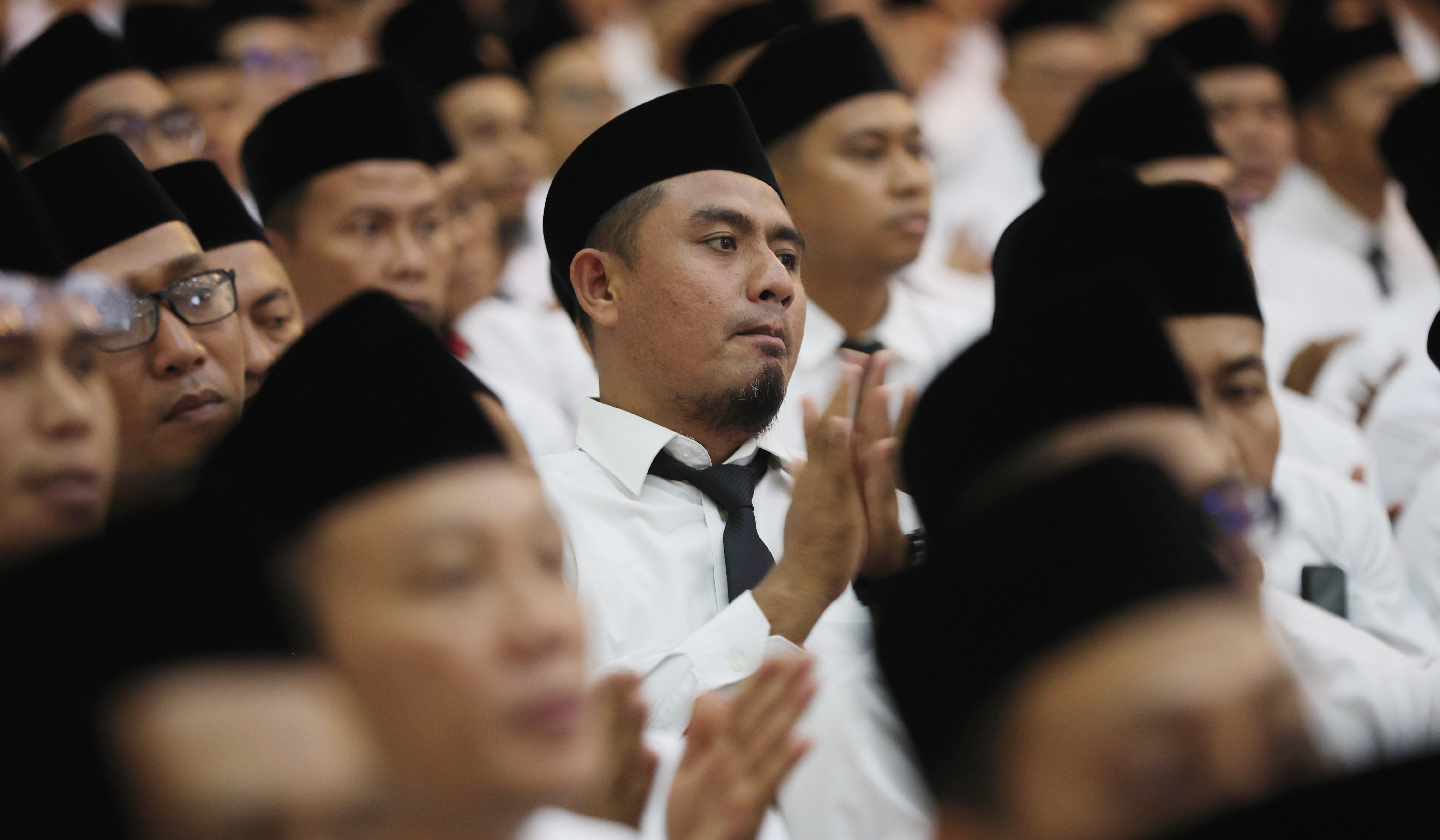 Menhaj Gus Irfan, beri pembekalan petugas PPIH. (Agus Priatna/SinPo.id)