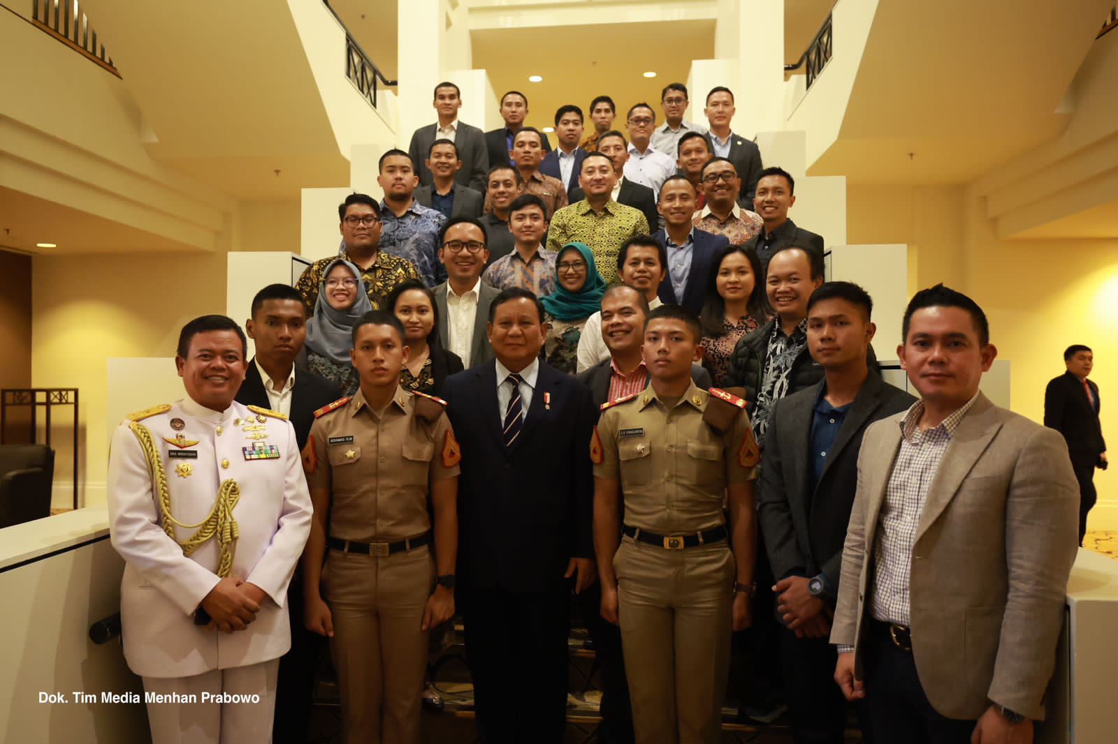 Menhan Prabowo Subianto berkunjung di Canberra, Australia bertemu dengan Menteri Luar Negeri dan Menteri Pertahanan Australia serta bertemu mahasiswa Indonesia (Ashar/SinPo.id)