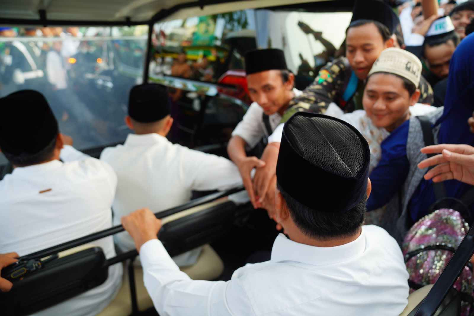 Menhan Prabowo mendampingi Presiden Jokowi menghadiri Peringatan Satu Abad Nahdatul Ulama (Foto:Tim Prabowo/SinPo.id)