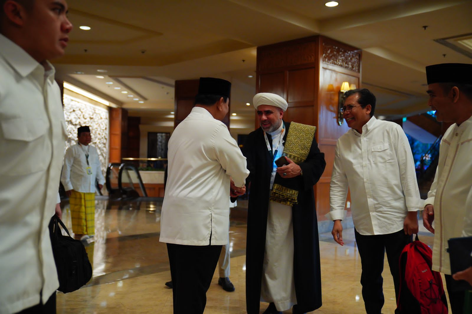 Menhan Prabowo mendampingi Presiden Jokowi menghadiri Peringatan Satu Abad Nahdatul Ulama (Foto:Tim Prabowo/SinPo.id)