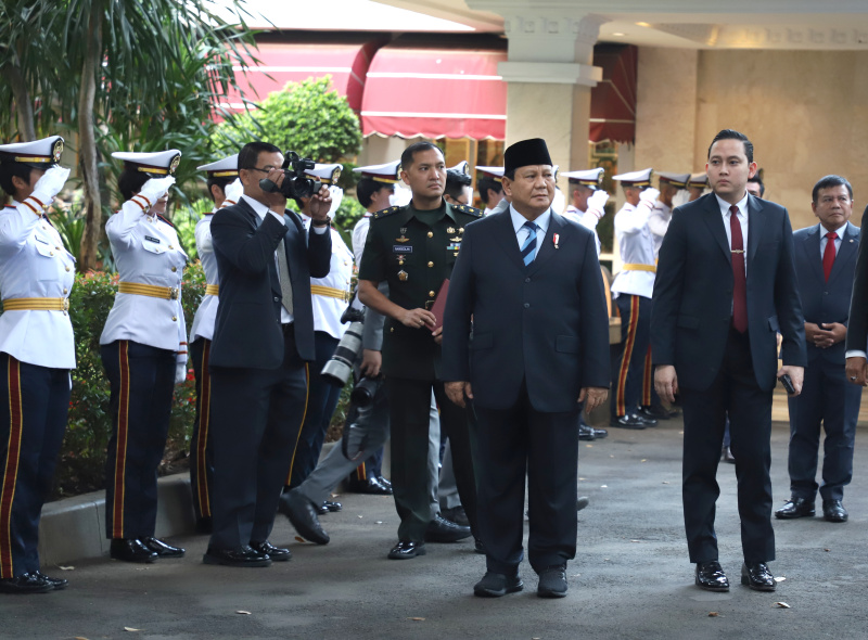 Menhan Prabowo Subianto menerima kunjungan dari PM Papua Nugini James Marepe di Kantor Kemhan (Ashar/SinPo.id)