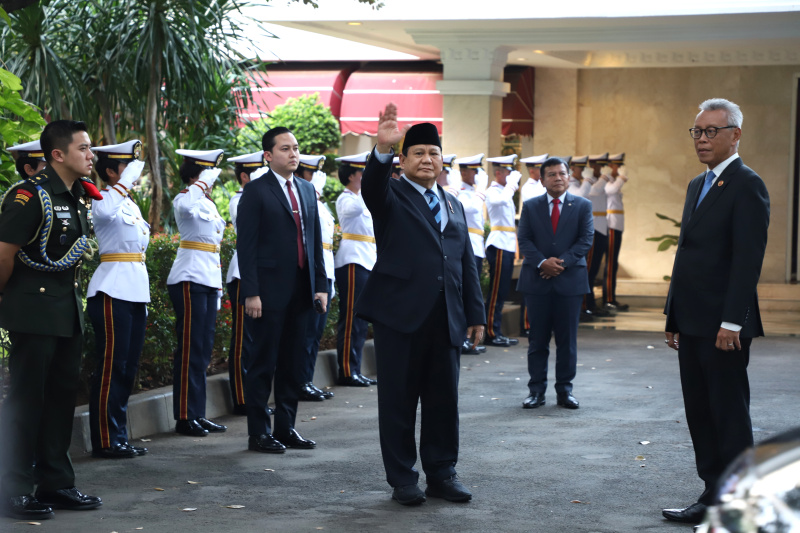 Menhan Prabowo Subianto menerima kunjungan dari PM Papua Nugini James Marepe di Kantor Kemhan (Ashar/SinPo.id)