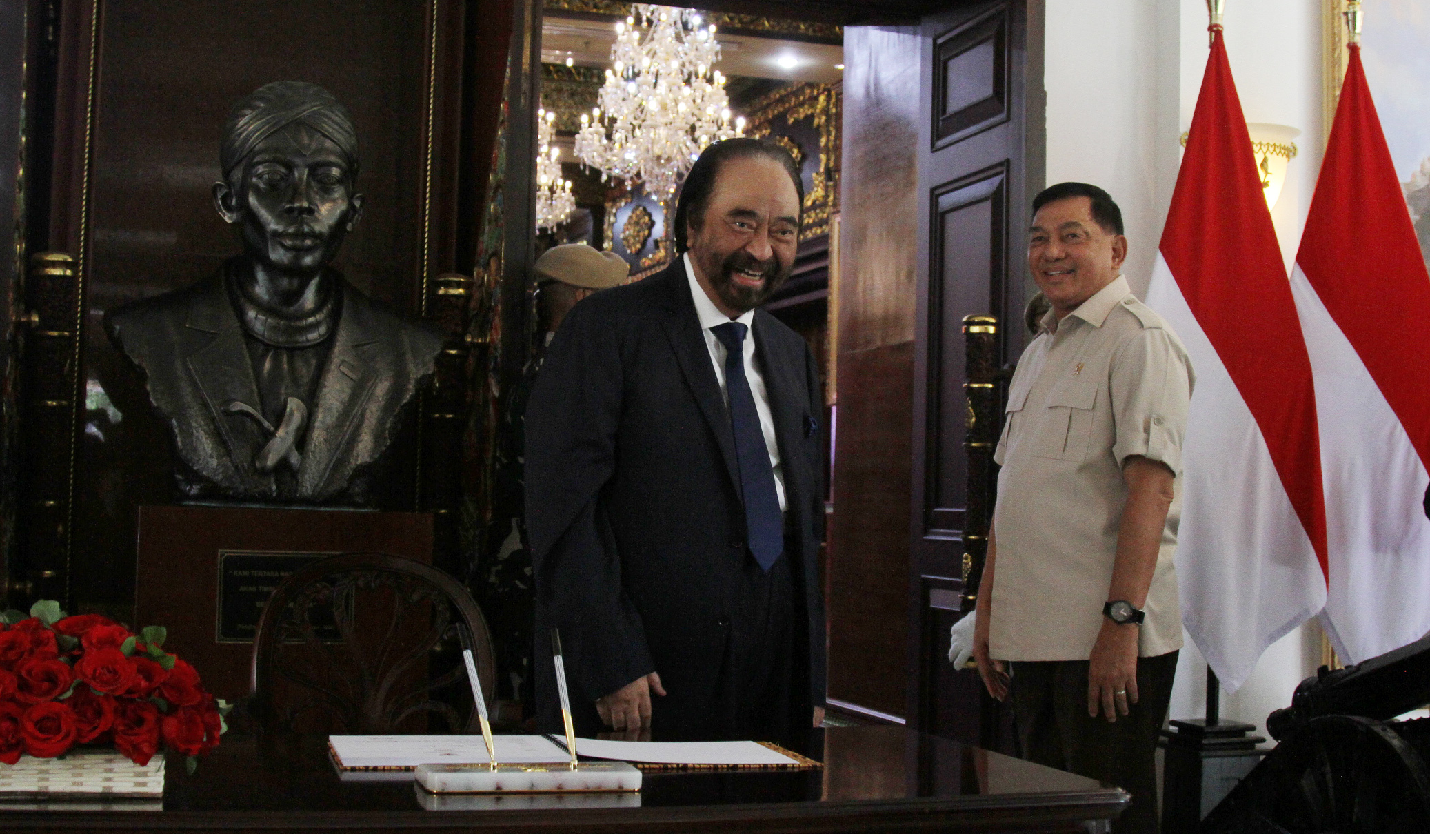 Menhan Sjafrie Sjamsoeddin, terima kunjungan Ketum Nasdem Surya Paloh. (Agus Priatna/SinPo.id)