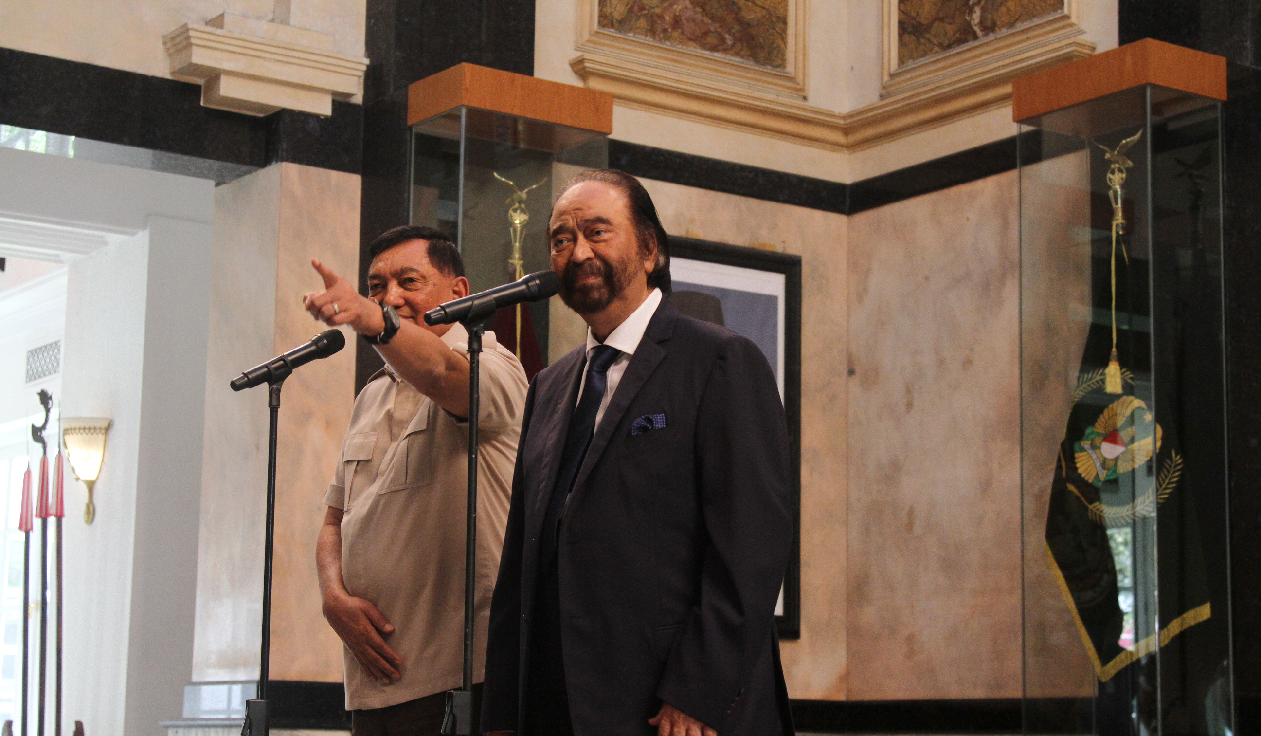 Menhan Sjafrie Sjamsoeddin, terima kunjungan Ketum Nasdem Surya Paloh. (Agus Priatna/SinPo.id)