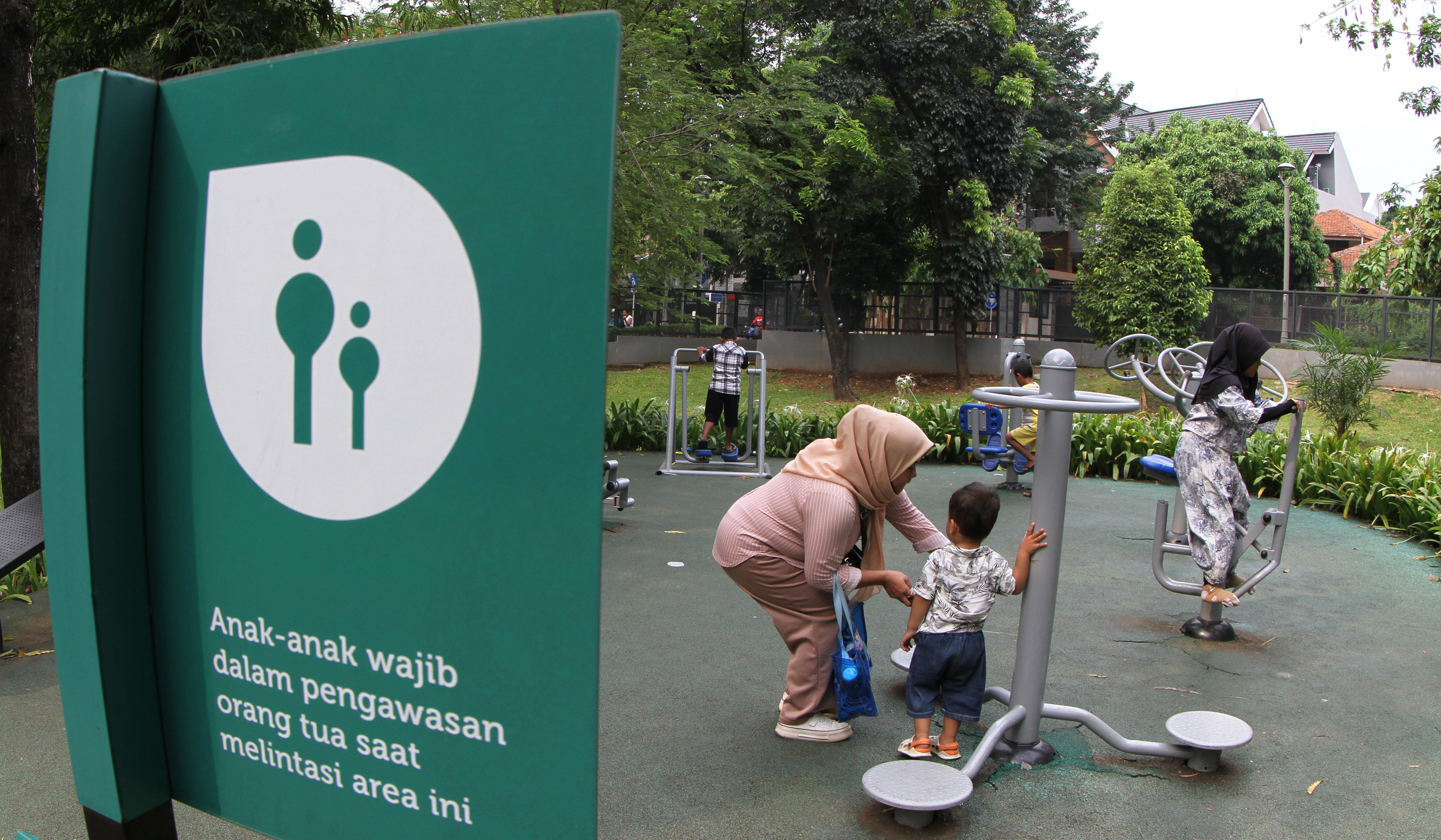 Suasana Tebet Eco Park. (Agus Priatna/SinPo.id)