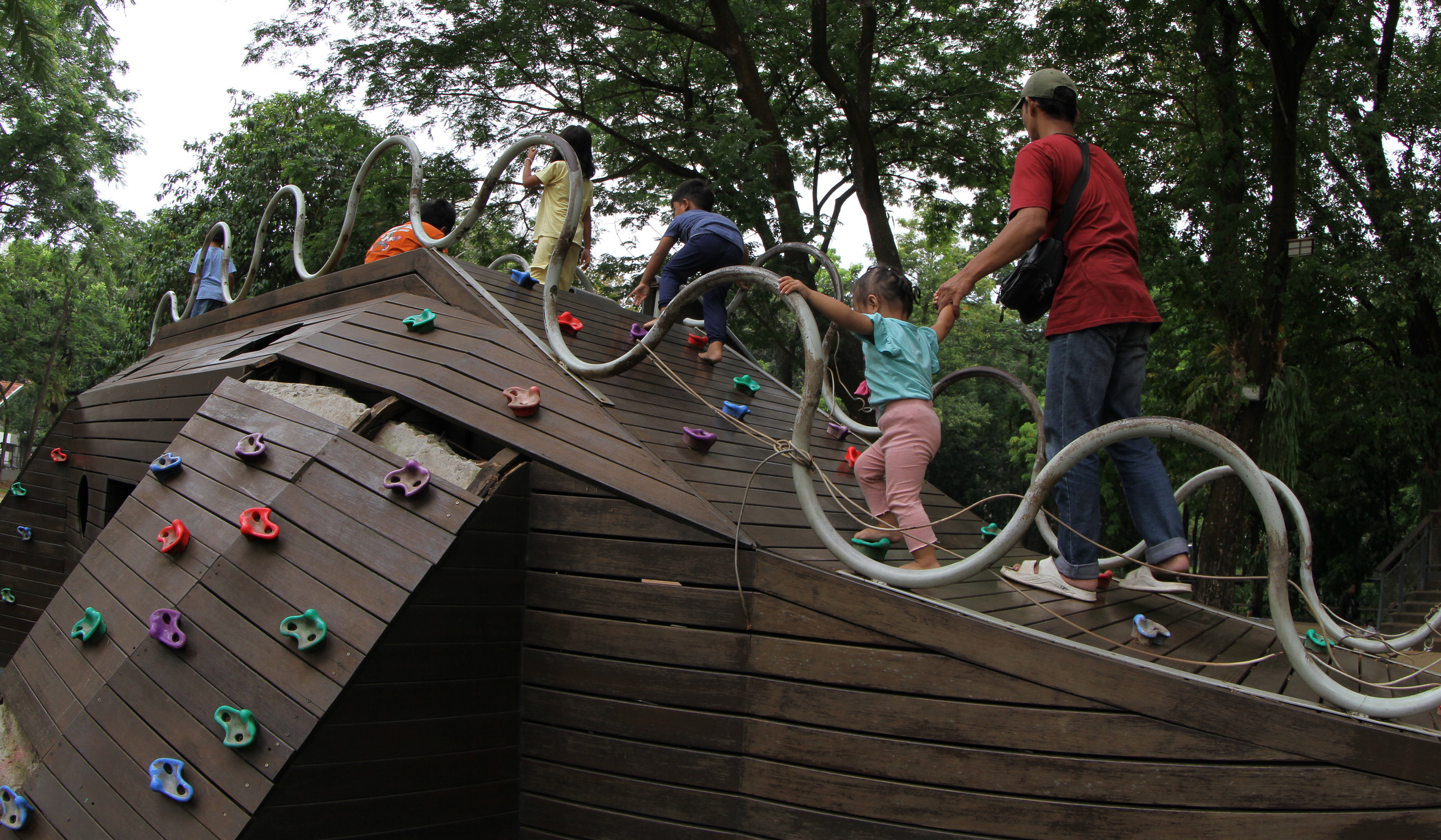 Suasana Tebet Eco Park. (Agus Priatna/SinPo.id)