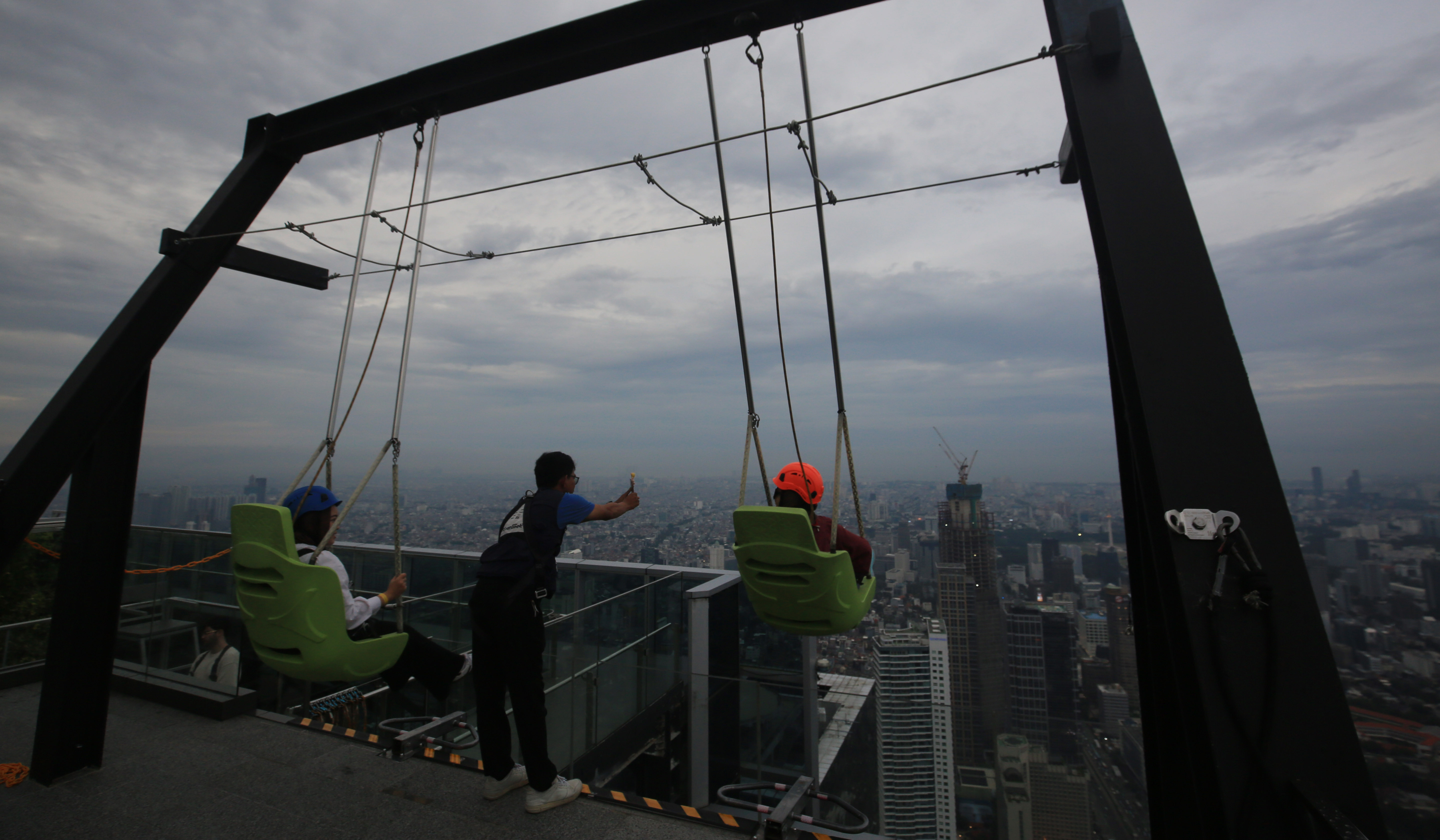 Pemandangan kota Jakarta dari Thamrin Nine. (Agus Priatna/SinPo.id)