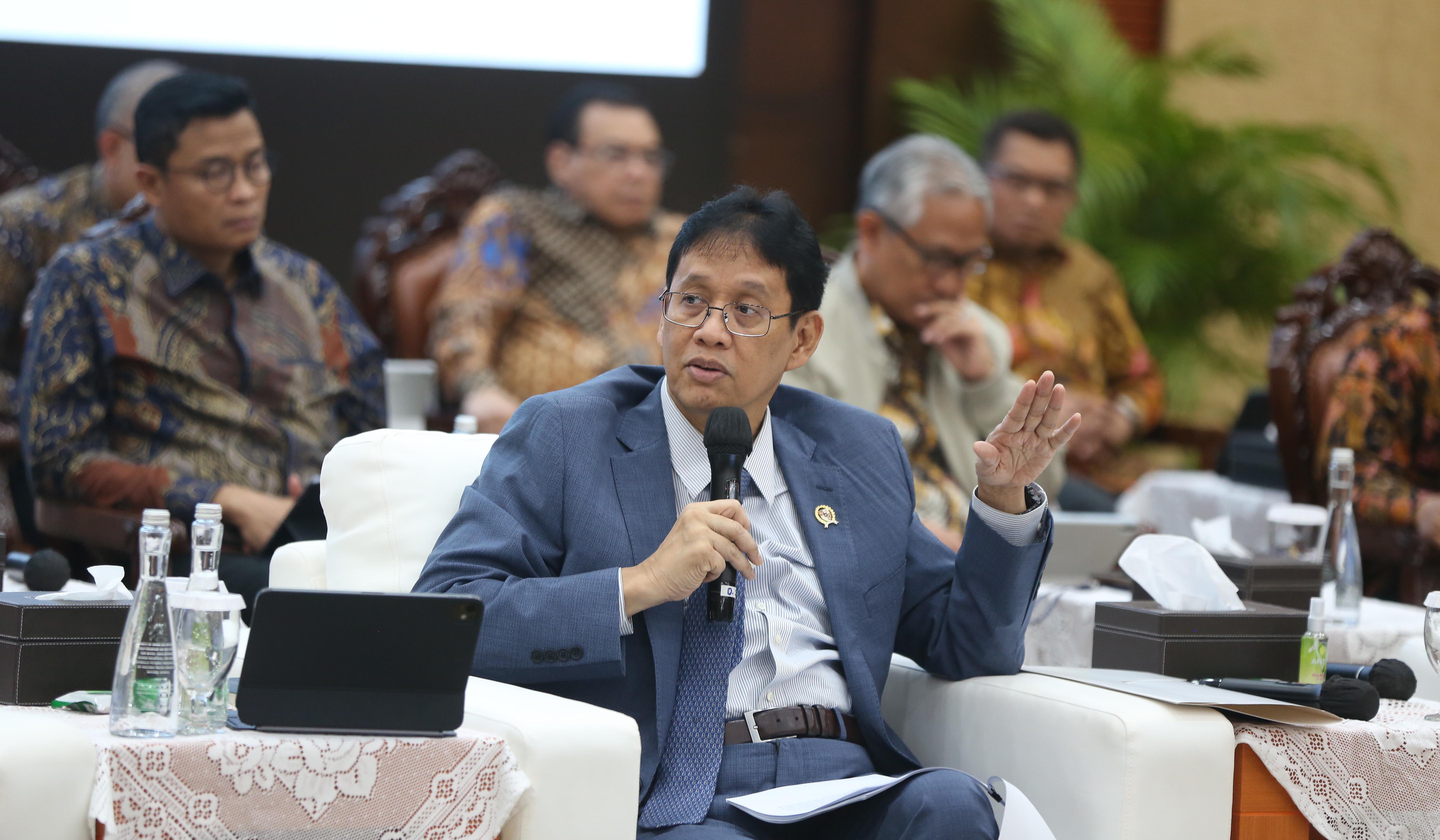 Pemerintah resmi menurunkan tarif potongan ojek online dari 20 persen menjadi 8 persen (Ashar/SinPo.id)