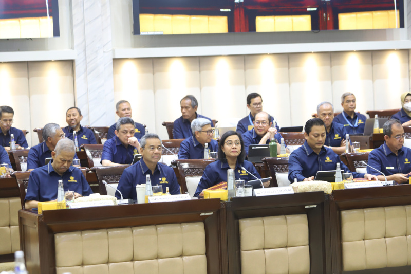 Komisi XI DPR gelar raker dengan Menkeu Sri Mulyani membahas kinerja Kementerian Keuangan Triwulan III (Ashar/SinPo.id)