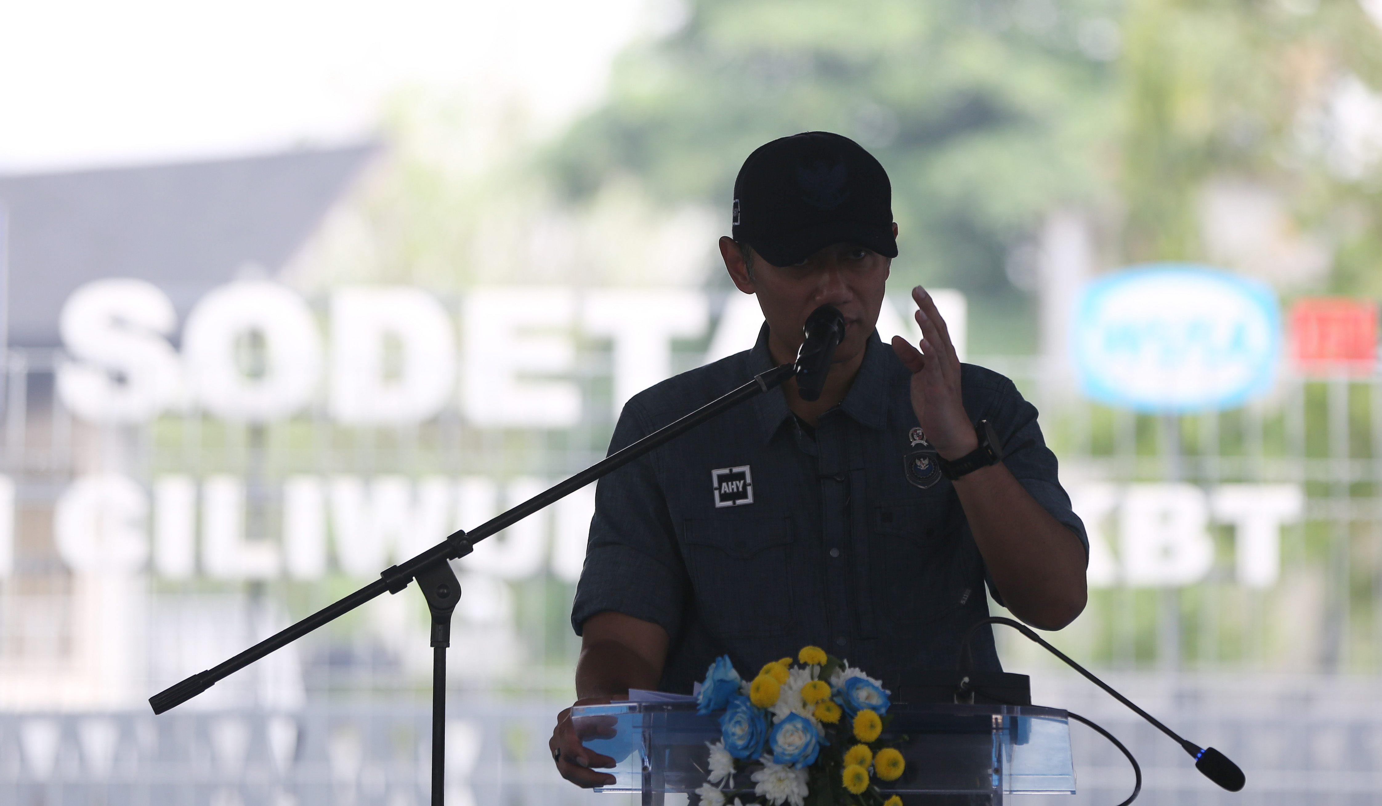 Menko AHY tinjau sodetan kali Ciliwung. (Agus Priatna/SinPo.id)