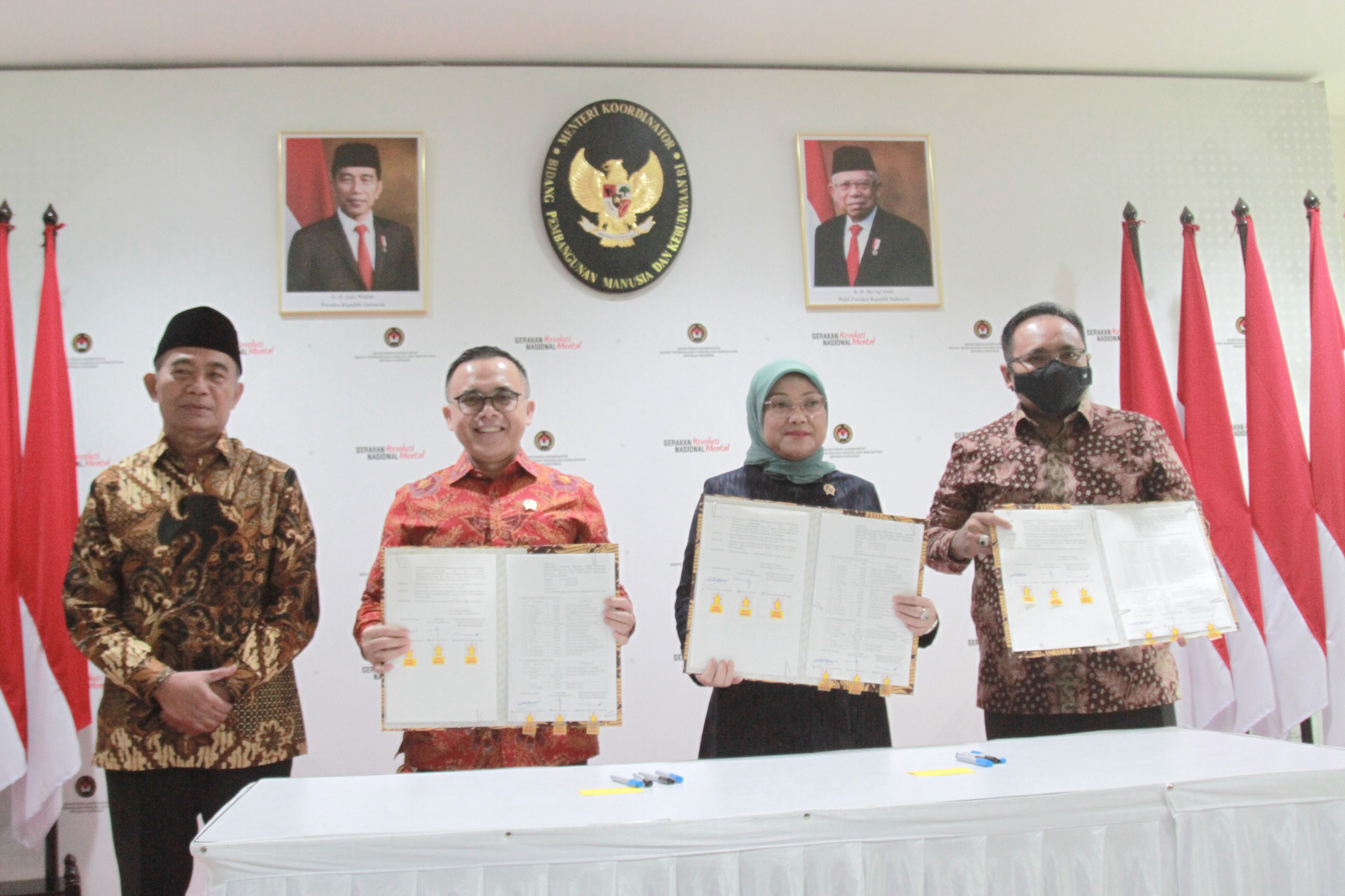 Menko PMK Muhadjir Effendy menetapkan hari libur nasional dan cuti bersama 2023 (Ashar/SinPo.id)